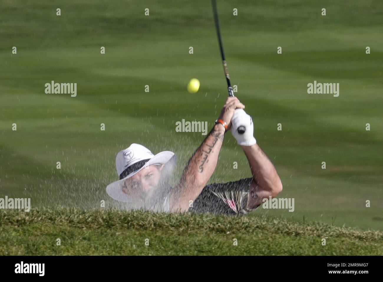 Pebble Beach, Kalifornien, USA. 31. Januar 2023. Rory Sabbatini praktiziert vor dem AT&T Pro-am 2023, PGA Tour Golf-Event. Hier im berühmten Bunker von 18. am Pebble Beach Links Credit: Motofoto/Alamy Live News Stockfoto