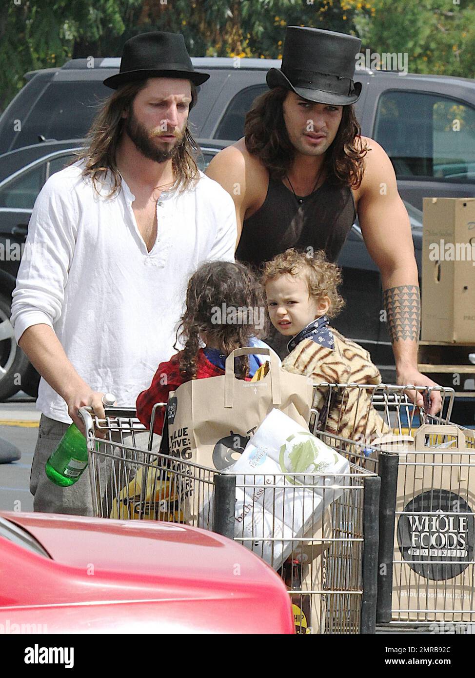 EXKLUSIV!! Conan der Barbaren 3DSterne Jason Momoa trägt eine lustige