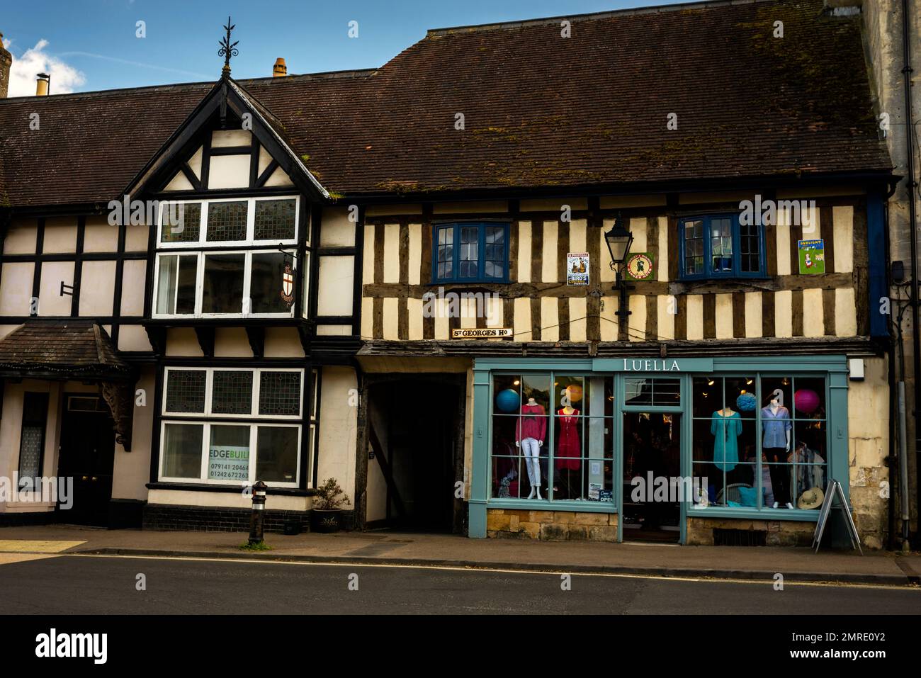 Fachwerkgeschäfte Winchcombe, England im Cotswolds District. Stockfoto