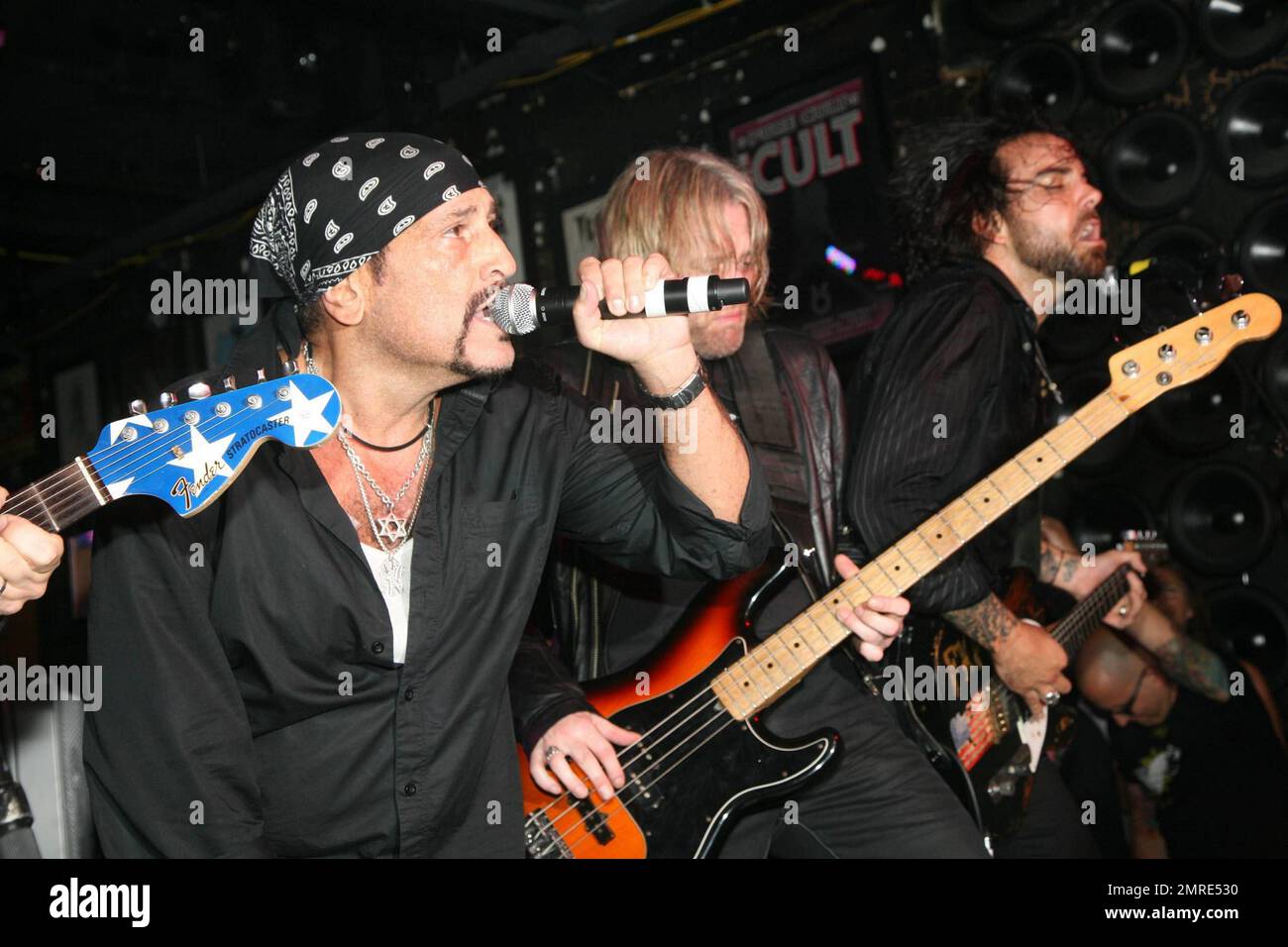Carmine Appice tritt auf der John Varvatos 10. Anniversary Party in der John Varvatos 315 Bowery Boutique auf, einst der legendäre Rockclub CBGB. New York, NY. 09/11/10. Stockfoto
