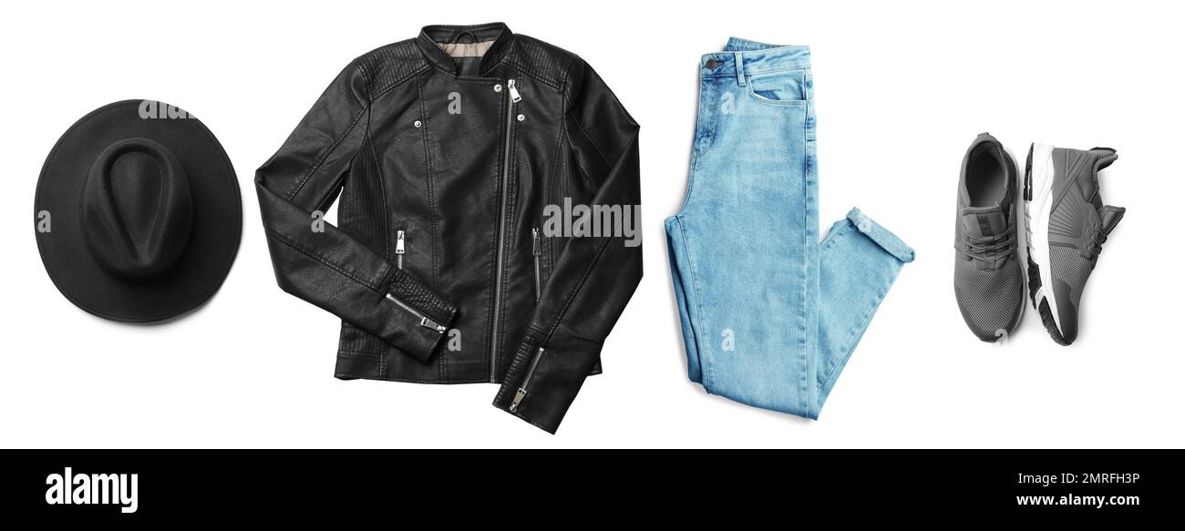 Stilvolles Outfit mit schwarzer Lederjacke auf weißem Hintergrund Stockfoto