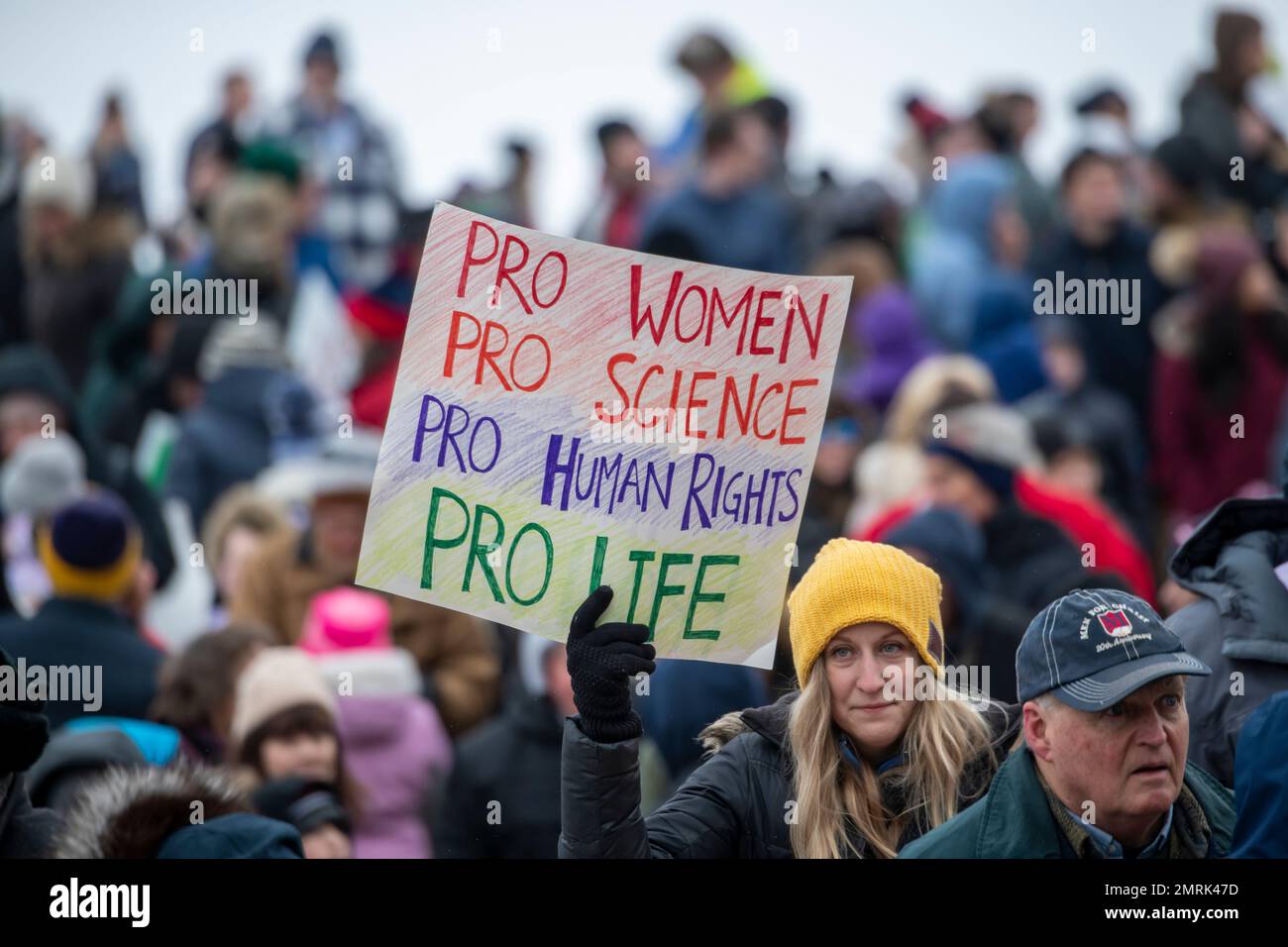 St. Paul, Minnesota. Jährliche Pro-Life-Abtreibung-Rallye. Der MCCL-Marsch für das Leben 2023 nutzt die Gelegenheit, um gewählten Funktionären zu sagen, dass ungeborene Kinder Stockfoto