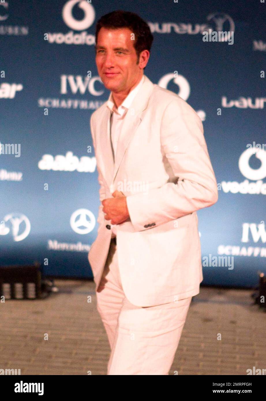 Clive Owen kommt zu den Laureus World Sports Awards im Emirates Palace. Abu Dhabi, VAE. 03/09/10. . Stockfoto