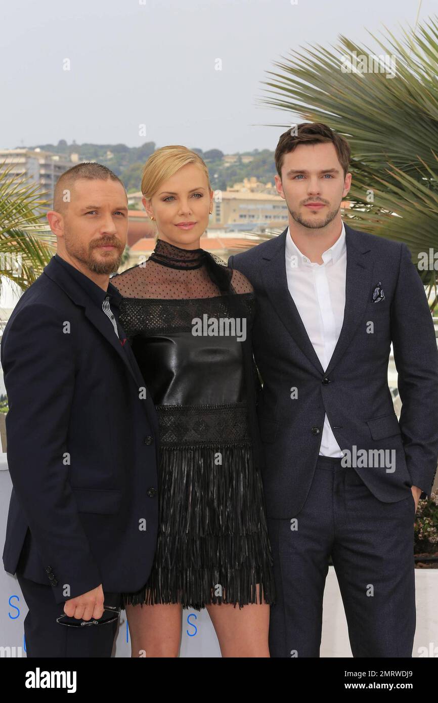 Tom Hardy, Charlize Theron und Nicholas Hoult bei der Fotokonferenz „Mad Max: Fury Road“ anlässlich des 68. Jährlichen Filmfestivals in Cannes im Palais des Festivals in Cannes, Frankreich. 14. Mai 2015. Stockfoto