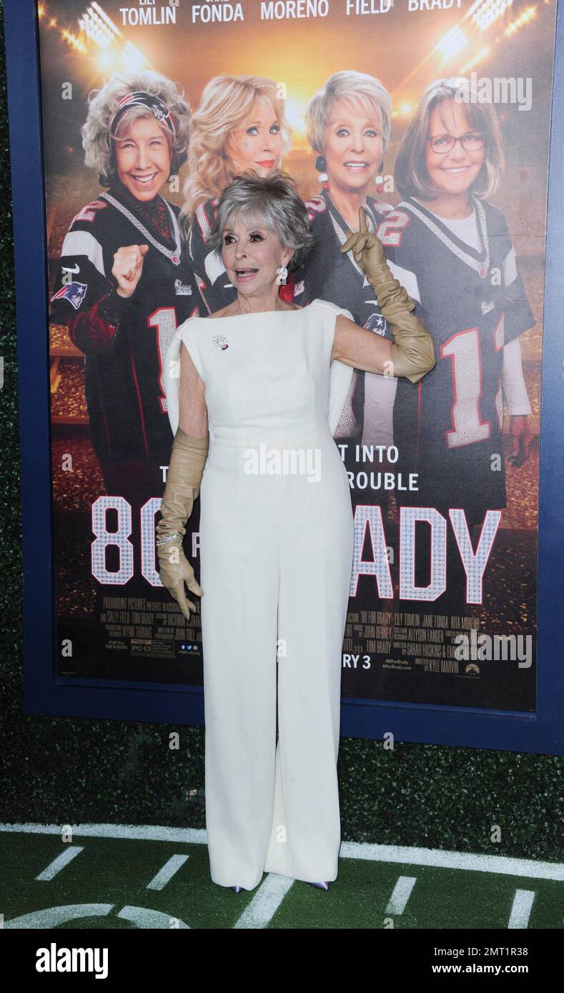 Los Angeles, Kalifornien. 31. Januar 2023. Rita Moreno bei Ankunft für 80 $ FÜR BRADY Premiere, Regency Village Theatre, Los Angeles, CA, 31. Januar 2023. Kredit: Elizabeth Goodenough/Everett Collection/Alamy Live News Stockfoto