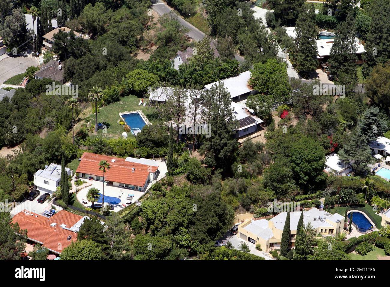 Image showcasing 9951 Liebe Dr, Beverly Hills, Ca 90210 | Re/Max