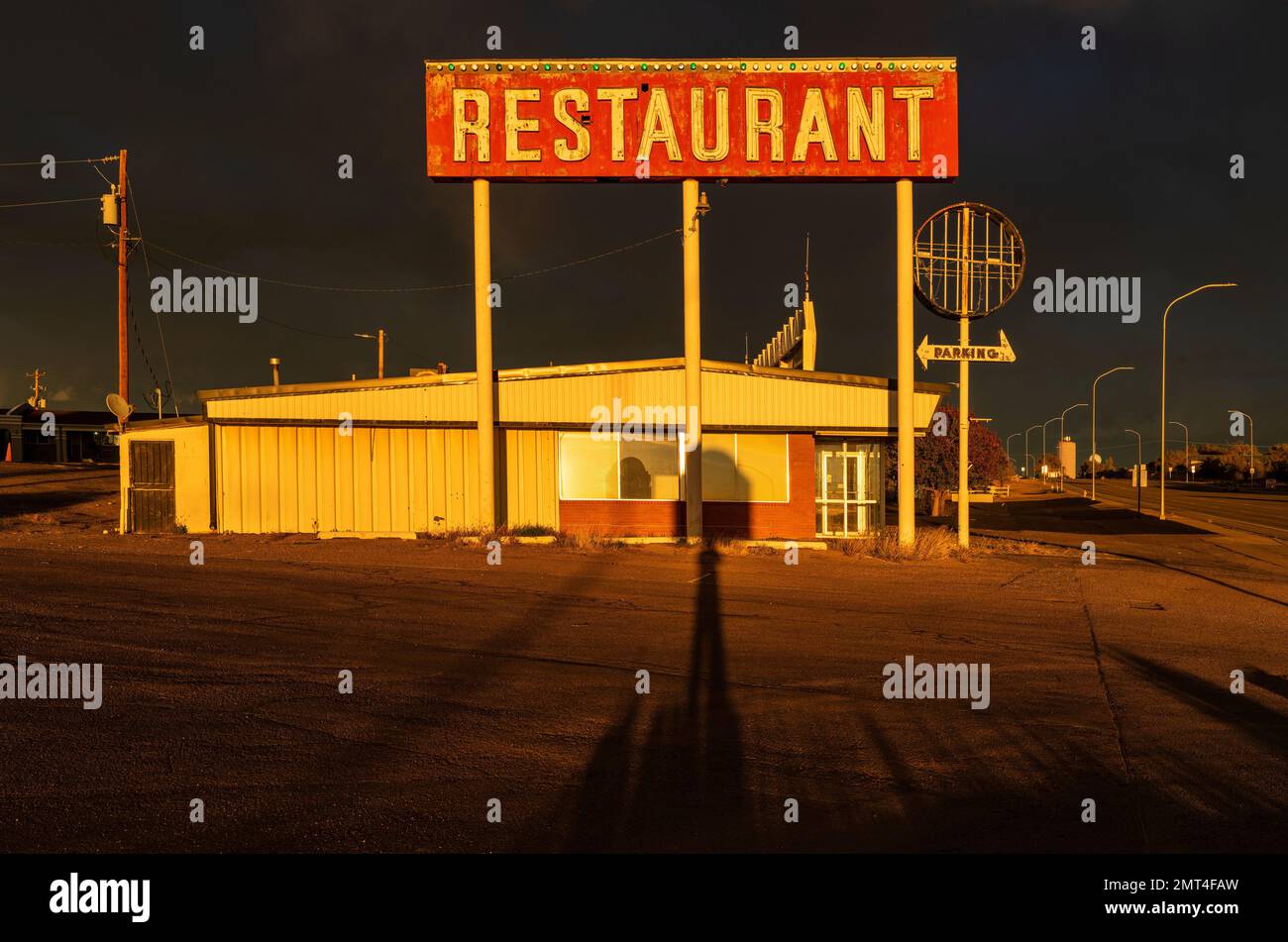USA, New Mexico, Route 66, Santa Rosa, verlassenes Restaurant Stockfoto