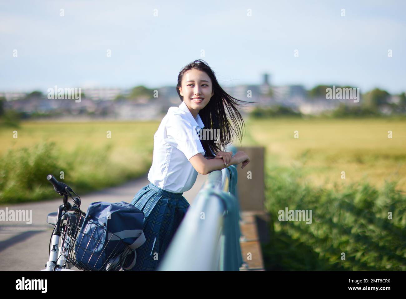 Japanische Highschool-Schüler Porträt im Freien Stockfoto