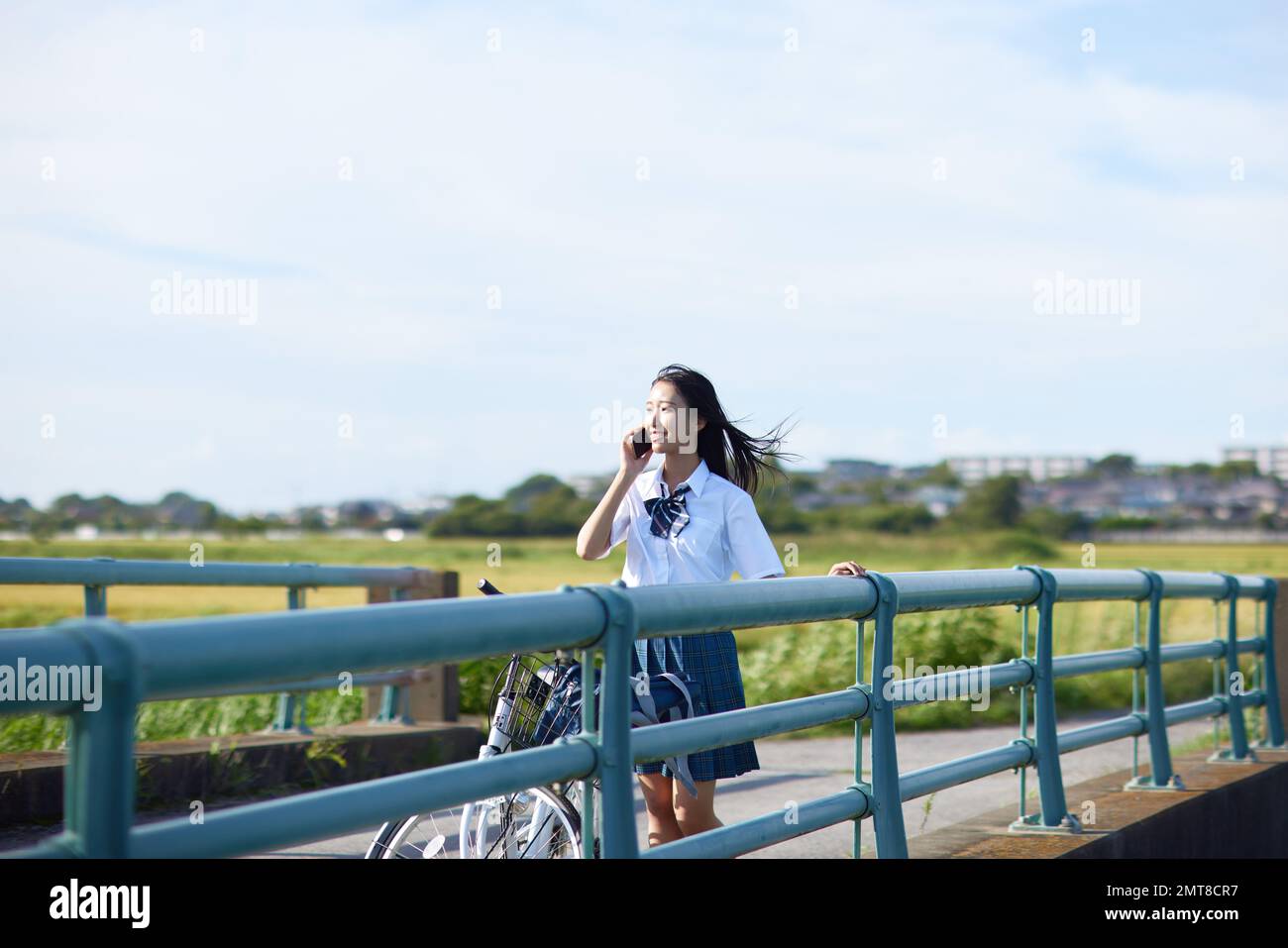 Japanische Highschool-Schüler Porträt im Freien Stockfoto