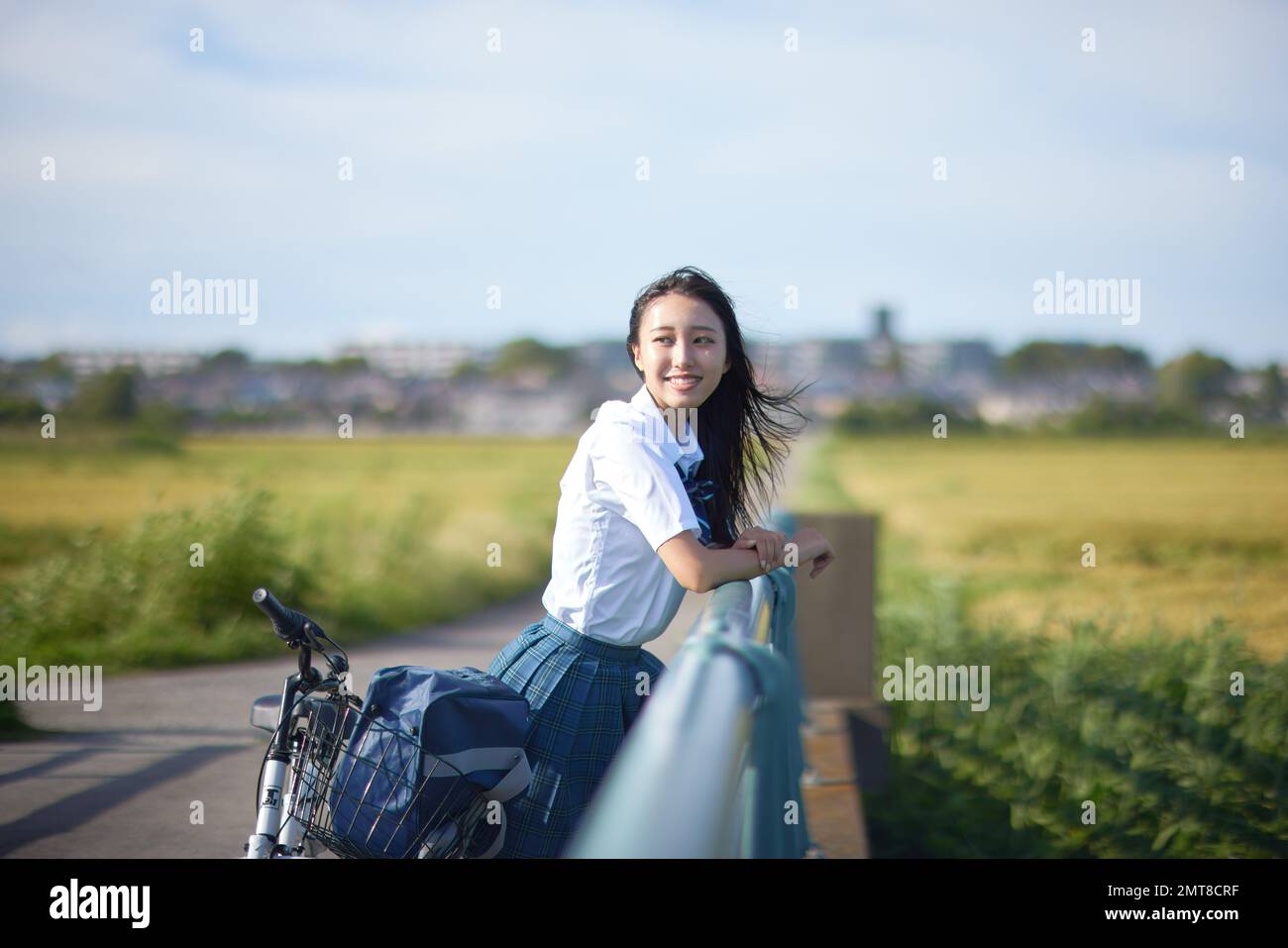 Japanische Highschool-Schüler Porträt im Freien Stockfoto