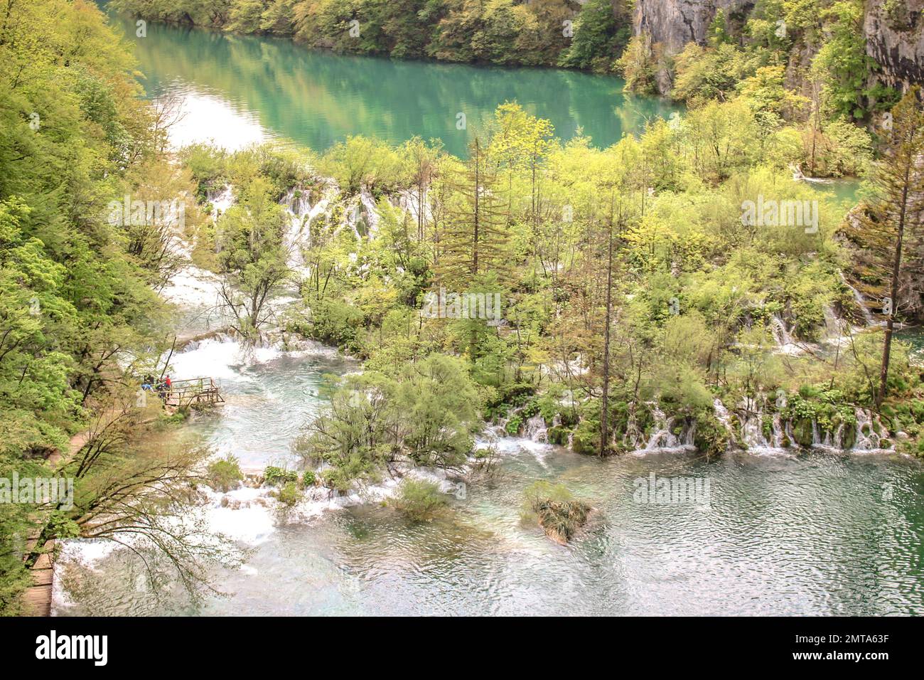 Atemberaubende Aussicht im Nationalpark Plitvicer Seen. Kroatien. Plitvicer Seen, Kroatien. Stockfoto