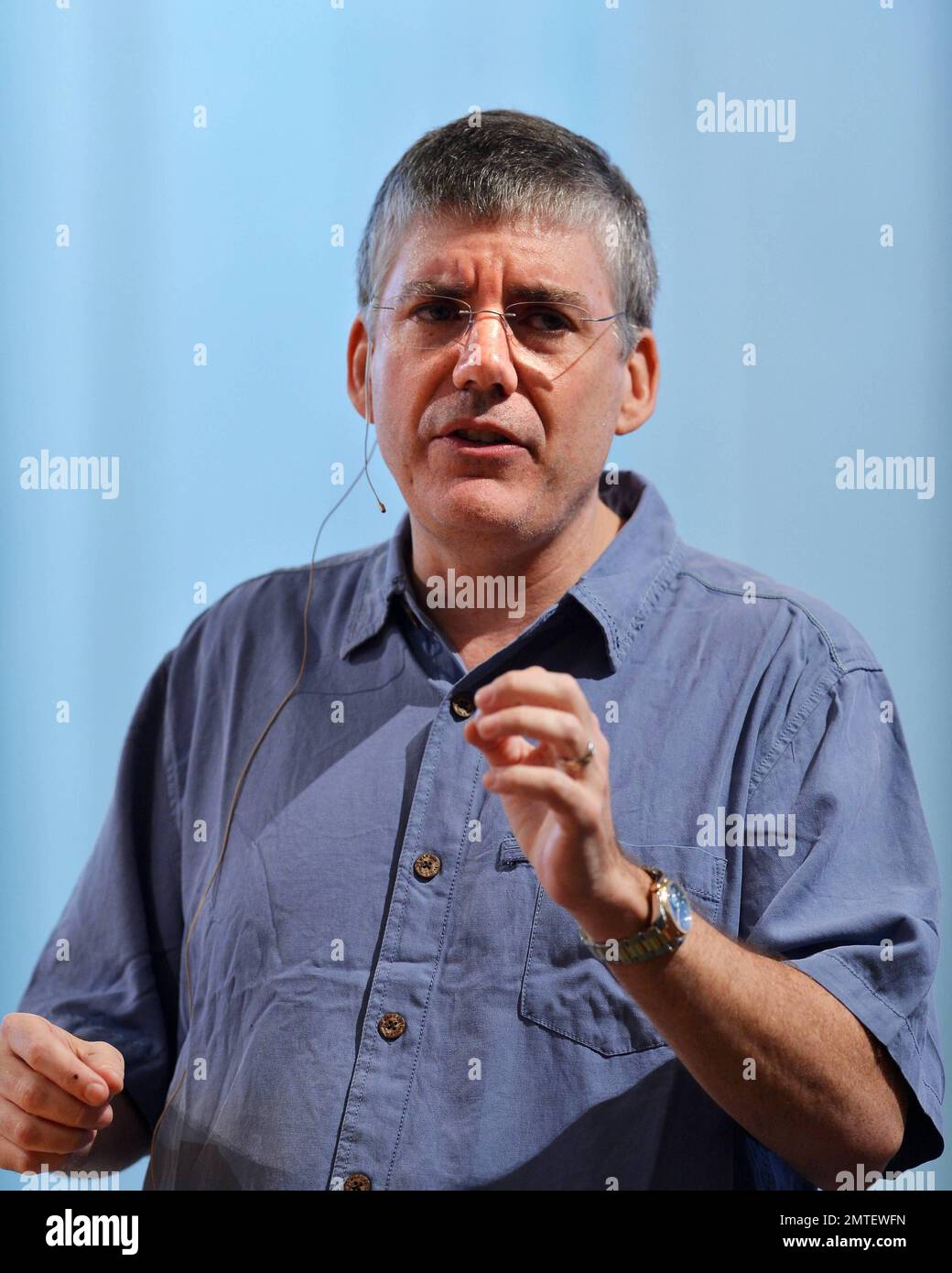 Autor Rick Riordan präsentiert seinen neuen Roman in der Serie „die Helden des Olymp“, „das Mal der Athene“, im Tempel Judea in Coral Gables, FL. 7. Oktober 2012. Stockfoto