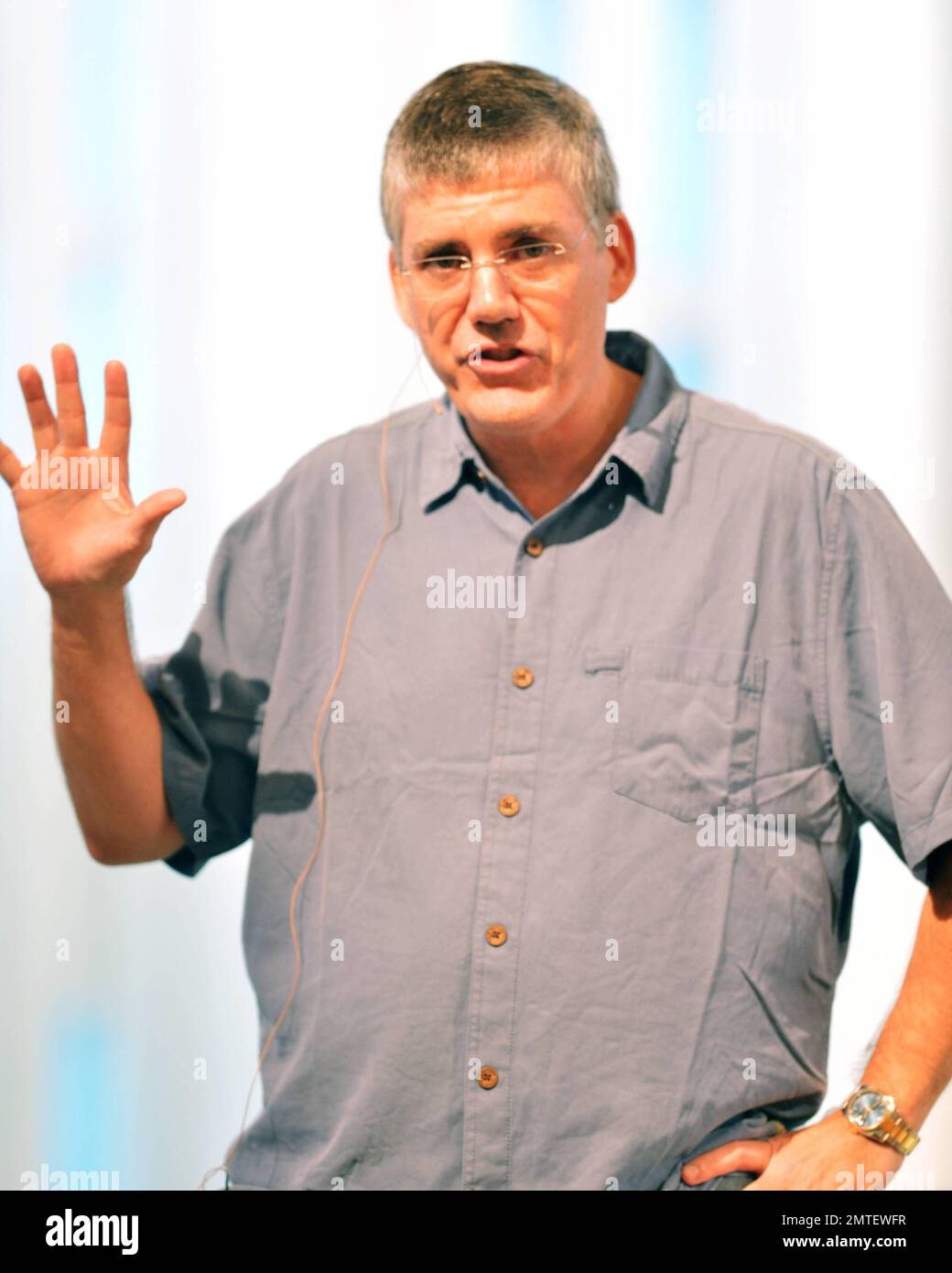 Autor Rick Riordan präsentiert seinen neuen Roman in der Serie „die Helden des Olymp“, „das Mal der Athene“, im Tempel Judea in Coral Gables, FL. 7. Oktober 2012. Stockfoto