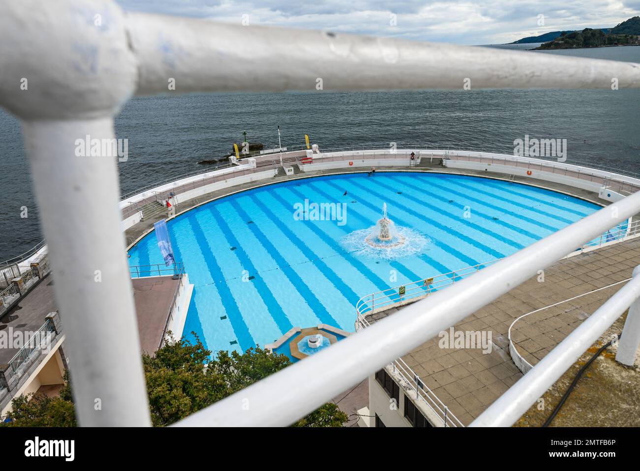 Tinside Lido, Plymouth Hoe, Devon. Urheberrechtlich geschütztes Foto von Paul Slater Images Ltd – Tel. 07512838472. Stockfoto