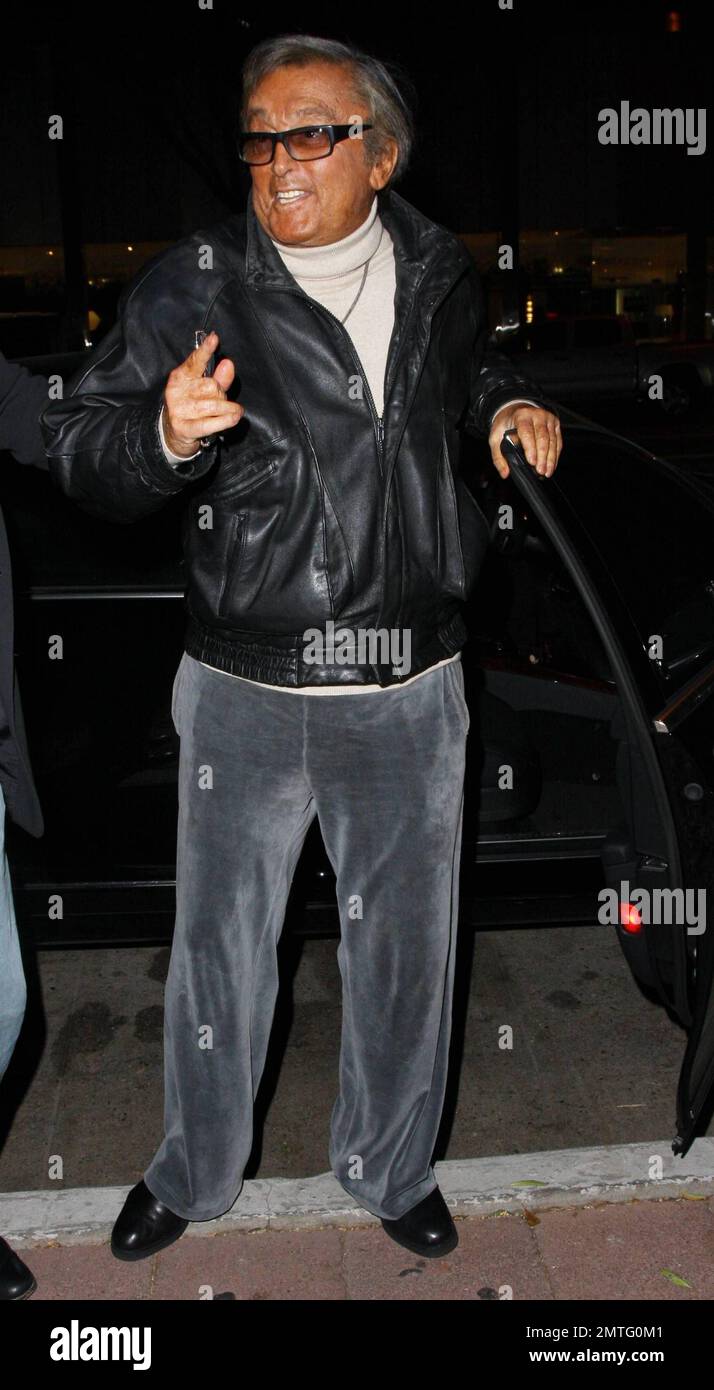 Robert Evans, Produzent von Chinatown, trägt graue Leichtathletikhosen