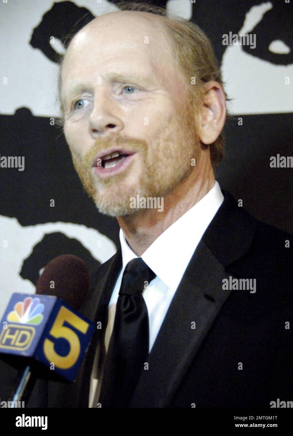 Der vielseitige Schauspieler, Regisseur, Schriftsteller und Produzent Ron Howard kommt ins Museum of Science and Industry und wird beim Chicago International Film Festival 2010 mit dem Silver Hugo Career Achievement Award ausgezeichnet. Der zweimalige Oscar-Gewinner wurde für seine herausragende 50-jährige Karriere in der Filmindustrie ausgezeichnet. Howard begann seine Karriere im Fernsehen, vor allem mit den amerikanischen Shows „The Andy Griffith Show“ und „Happy Days“, die sich später zu einem Film weiterentwickelten, in dem 1973 George Lucas den Film „American Graffiti“ spielte. Howard gewann zwei Oscars für seinen Film „A Beautiful Mind“ und ist es derzeit Stockfoto