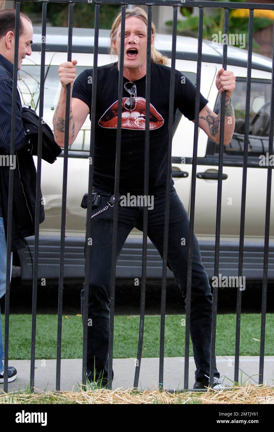 Der ehemalige Frontmann der Heavy-Medaillenband „Skid Row“ Sebastian Bach wurde vor Mr. Bones Kürbis Patch in Los Angeles, Kalifornien, gesehen. 11. Oktober 2012. Stockfoto