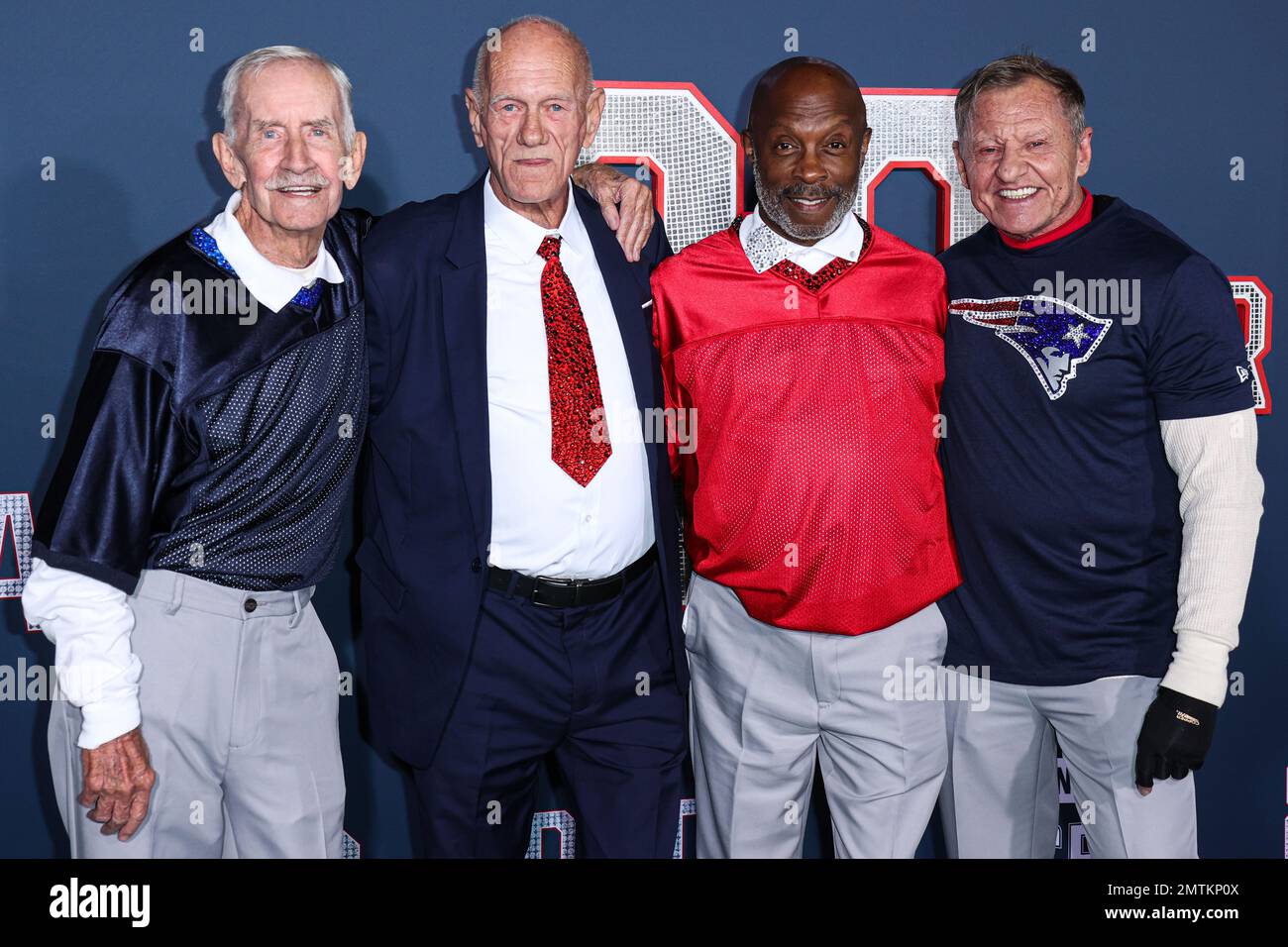 WESTWOOD, LOS ANGELES, KALIFORNIEN, USA - JANUAR 31: Bill Lyons, Robert Reeves, Jessay Martin und Michael Mick Peterson treffen am 31. Januar 2023 beim Los Angeles Premiere Screening of Paramount Pictures' „80 for Brady“ im Regency Village Theatre in Westwood, Los Angeles, Kalifornien, USA ein. (Foto von Xavier Collin/Image Press Agency) Stockfoto