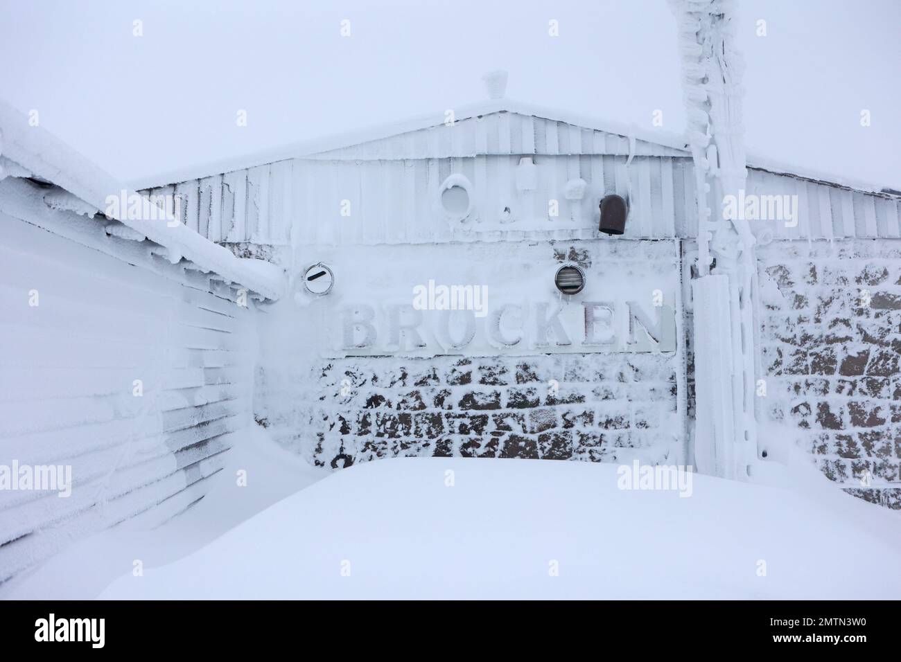 54+ Schneebedeckt Ist Noch Der Garten, Der winter hat sich