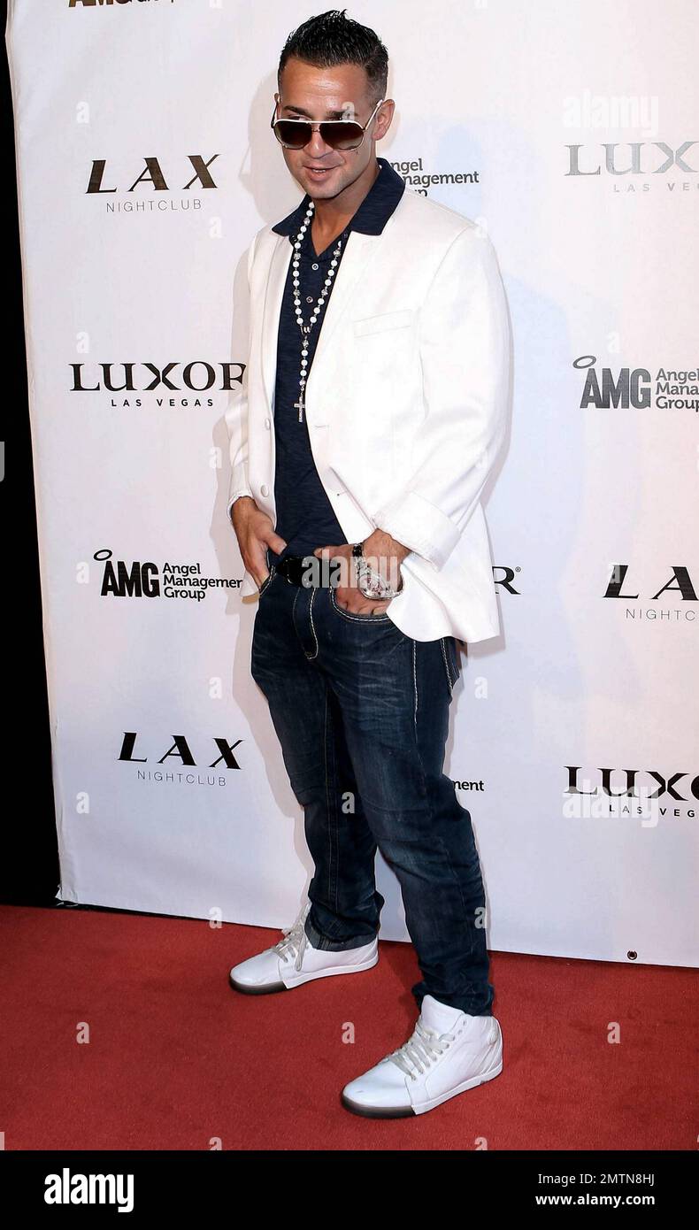 Der Star Mike „The Situation“ Sorrentino von Jersey Shore beginnt das Labor Day Wochenende im LAX Nightclub im Luxor Hotel & Casino. Las Vegas, Nevada 3. September 2011 Stockfoto