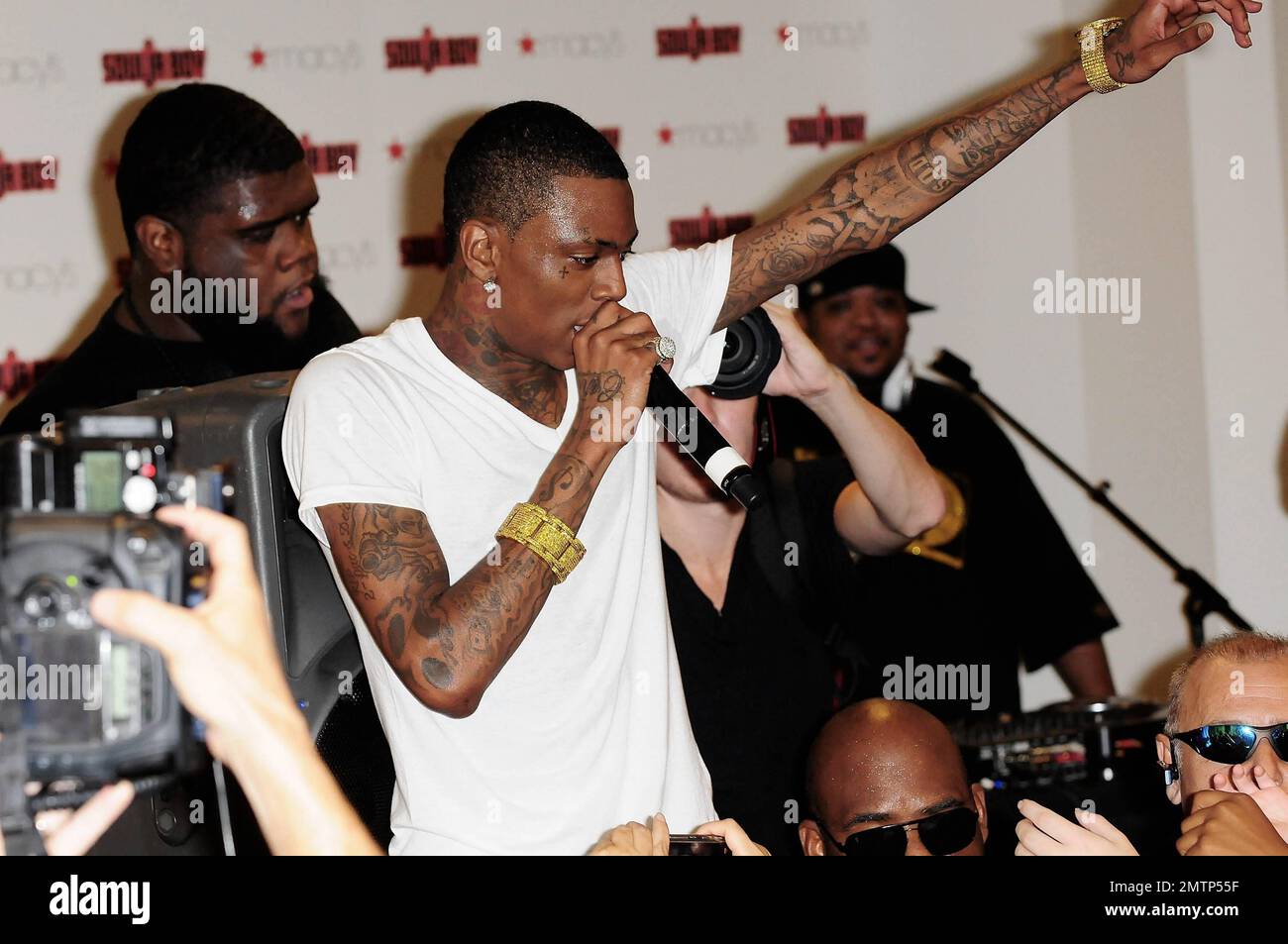 Soulja Boy tritt auf der Mstyle Lab Concert Tour in Macy's Broward Mall in Fort Lauderdale, Florida, auf. 13. August 2011. Stockfoto