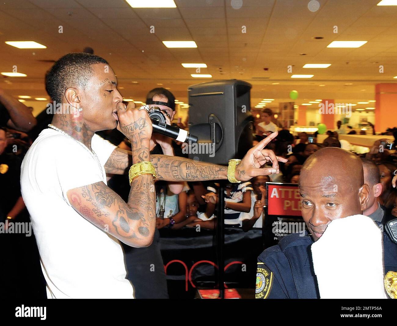 Soulja Boy tritt auf der Mstyle Lab Concert Tour in Macy's Broward Mall in Fort Lauderdale, Florida, auf. 13. August 2011. Stockfoto