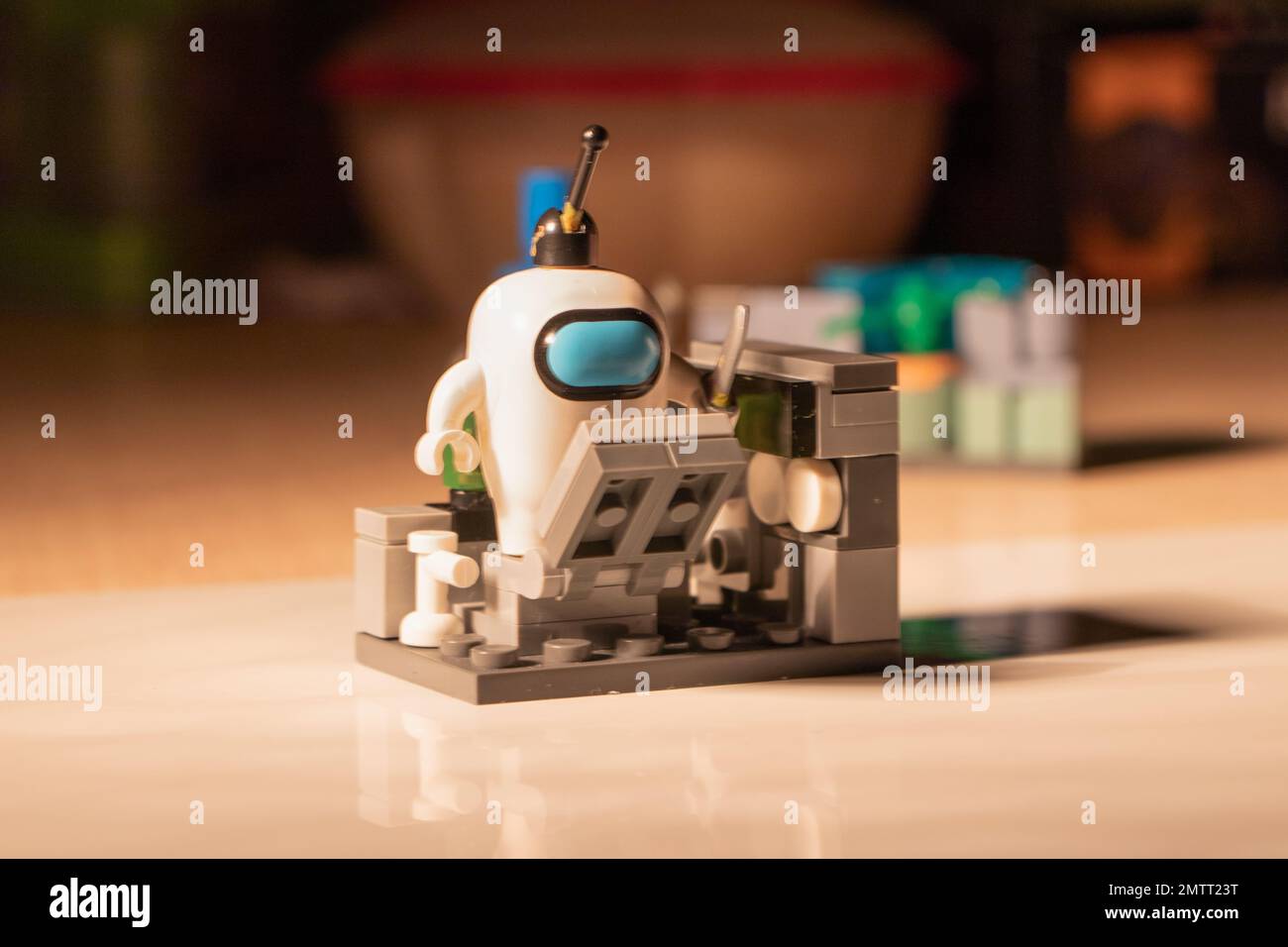 Tscheljabinsk, Russland - 19. Januar 2022. LEGO-Figur und -Set, unter uns. Stockfoto