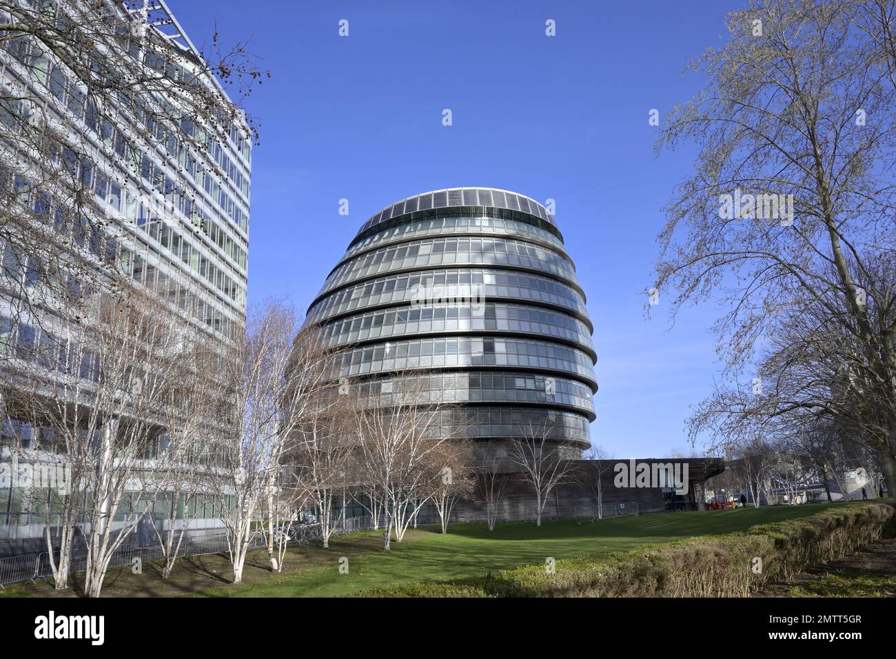 London, England, Großbritannien. Rathaus (2002: Norman Foster) am Südufer der Themse in der Nähe der Tower Bridge, Hauptquartier der GLA (Greater London Stockfoto