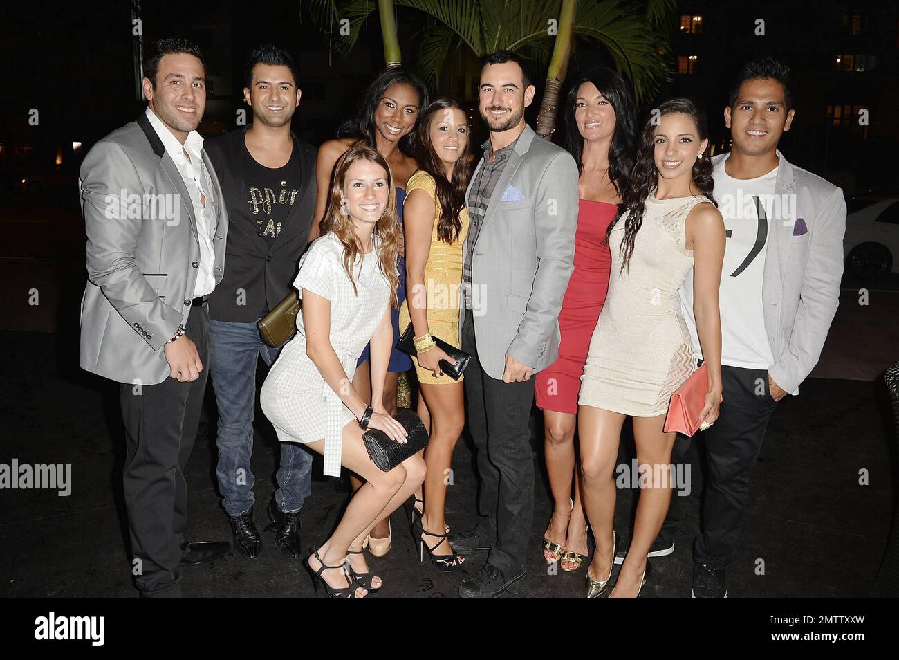 David Turetsky, Eyal Vick, Denia Hall, Victoria Serra, Karina d'Erizans, Nathan Lieberman, Stephanie Andron, Nancy Sayegh und Kris Andres nehmen an der Premiere der Reality Show „The Catalina“ Teil, die im Catalina Hotel in Miami Beach, FL, stattfindet. 22. Mai 2012 Stockfoto