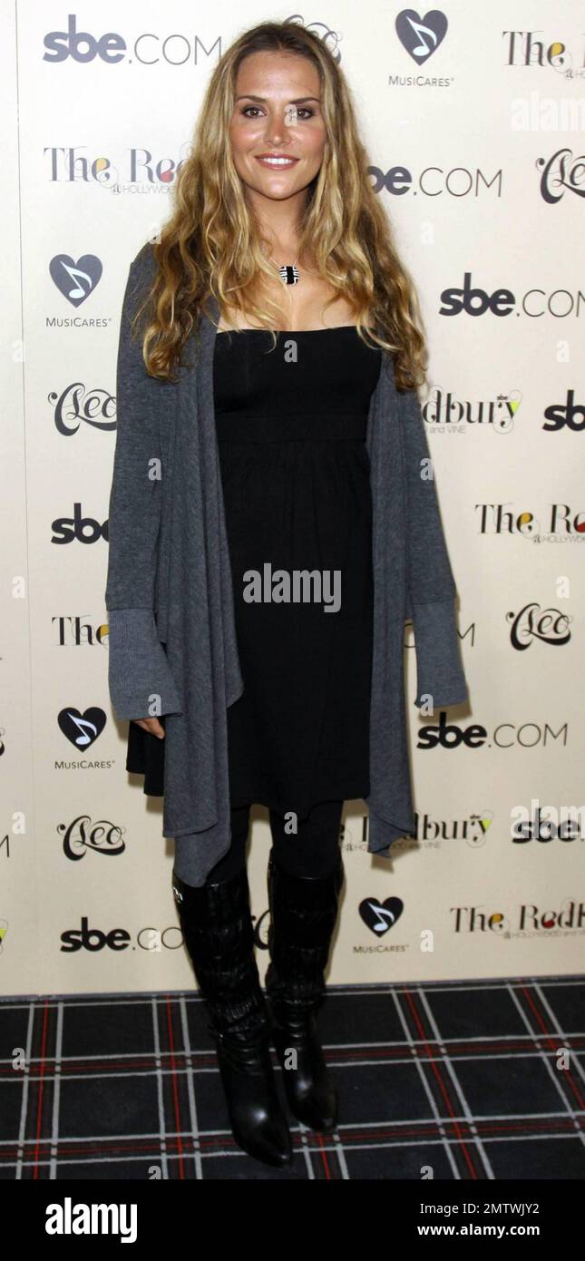 Brooke Mueller, der vom Ehemann Charlie Sheen getrennt ist, nimmt an der großen Eröffnung des SBE's The Redbury Hotel in Hollywood Teil. Los Angeles, Kalifornien. 10/20/10. . Stockfoto