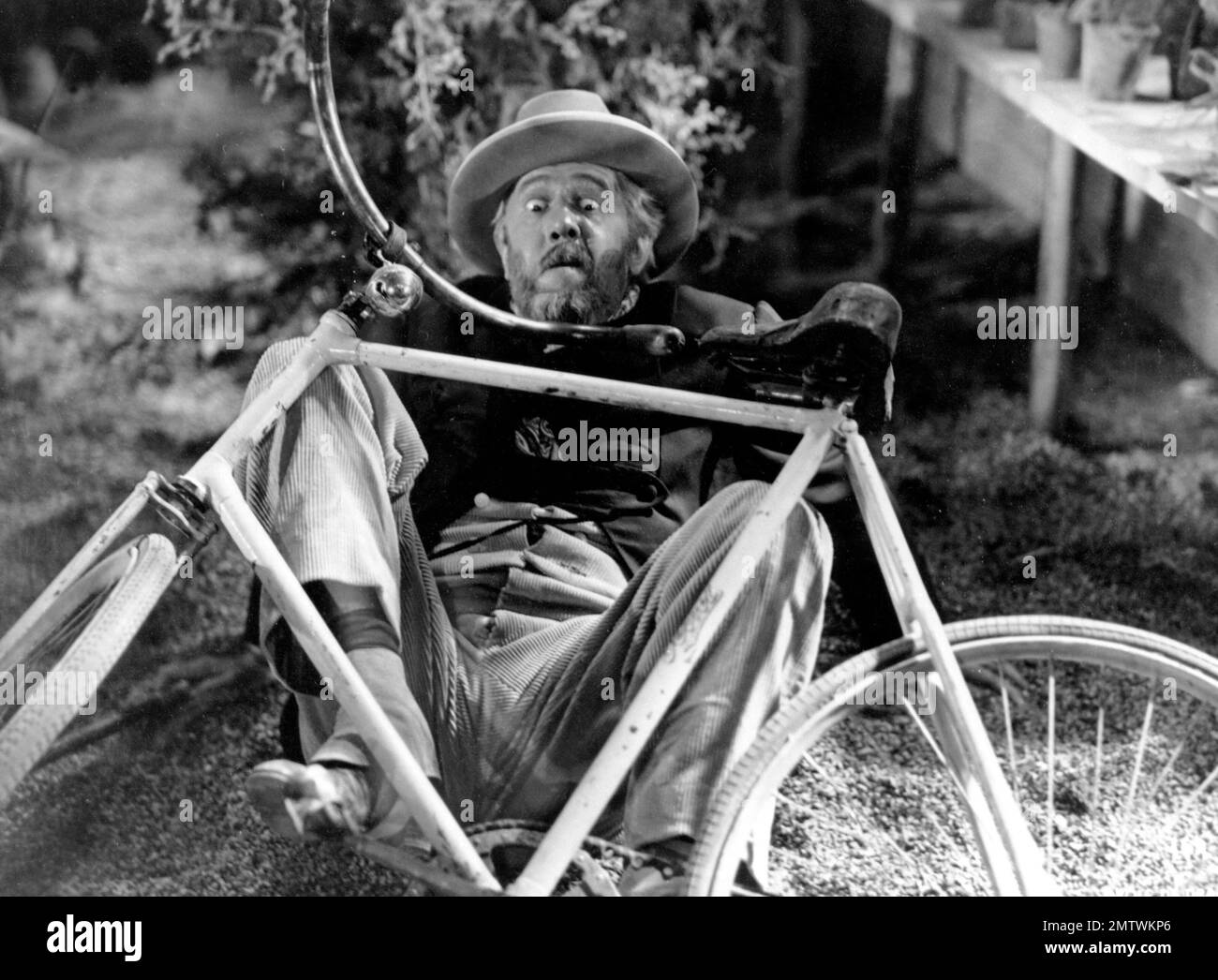 Drôle de Drame Jahr 1937 - Frankreich Michel Simon Direktor: Marcel Carné Stockfoto