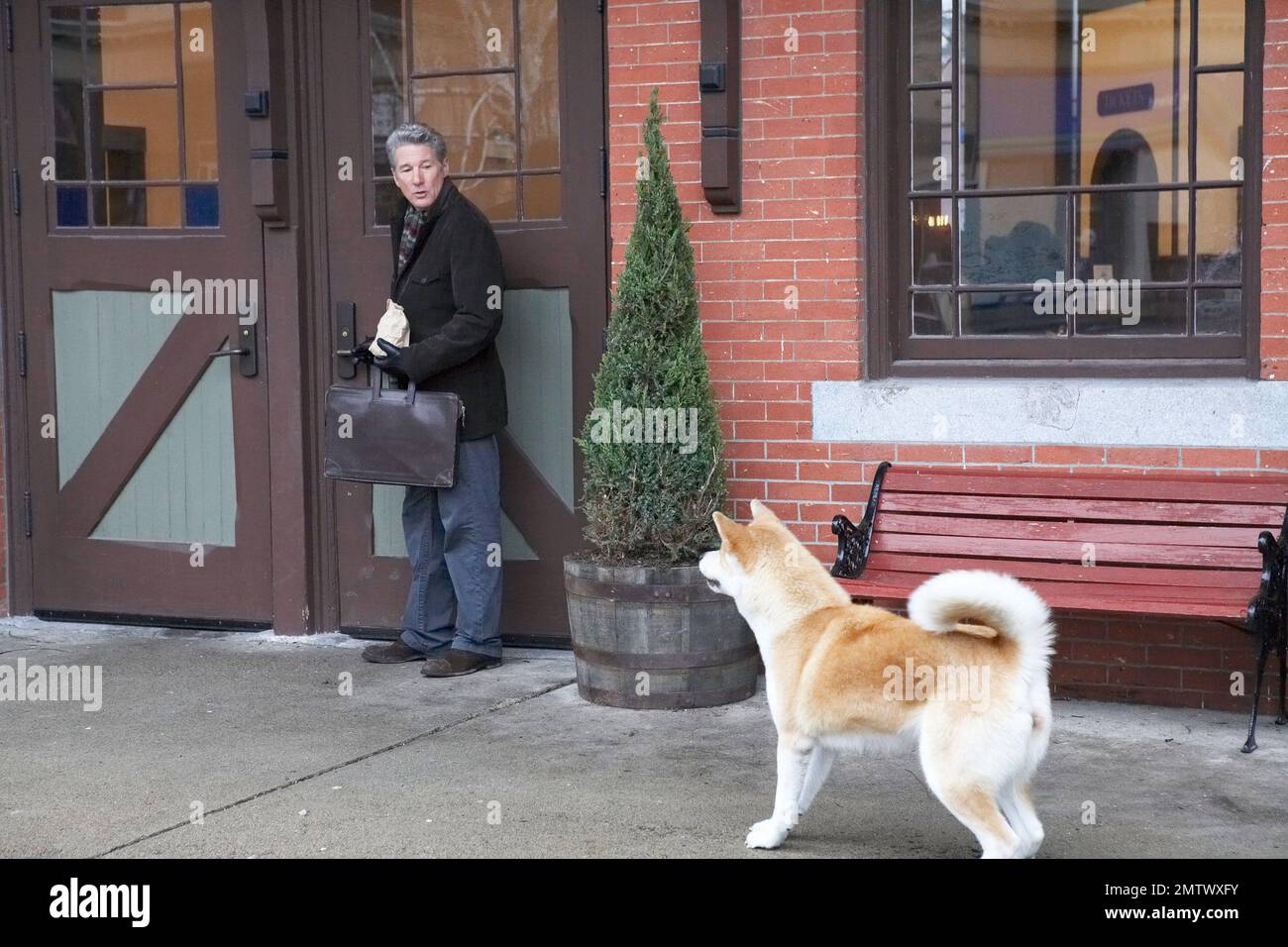 Hachi: A Dog's Story Year : 2009 USA Regisseur : Lasse Hallström Richard Gere Stockfoto