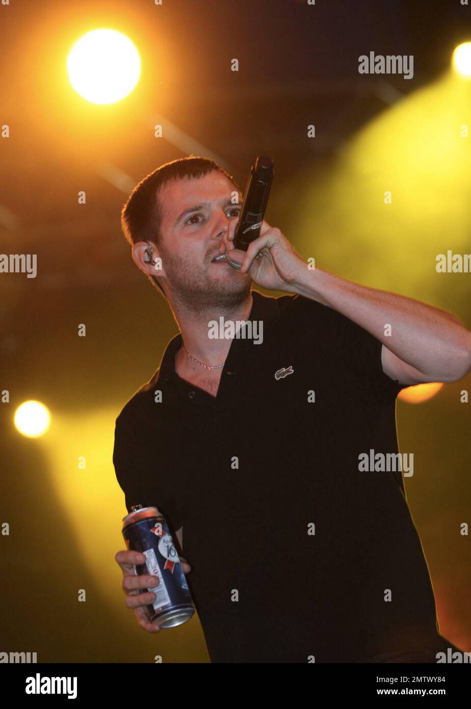 Mike Skinner of the Streets tritt am 3. Tag des Reading Festivals 2011 in der Richfield Avenue in Reading, England, live auf. 28. August 2011. Stockfoto