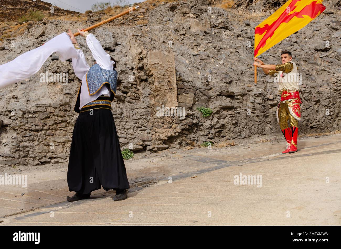 GERGAL, SPANIEN 21. JANUAR 2023 Personen in wunderschönen Kostümen