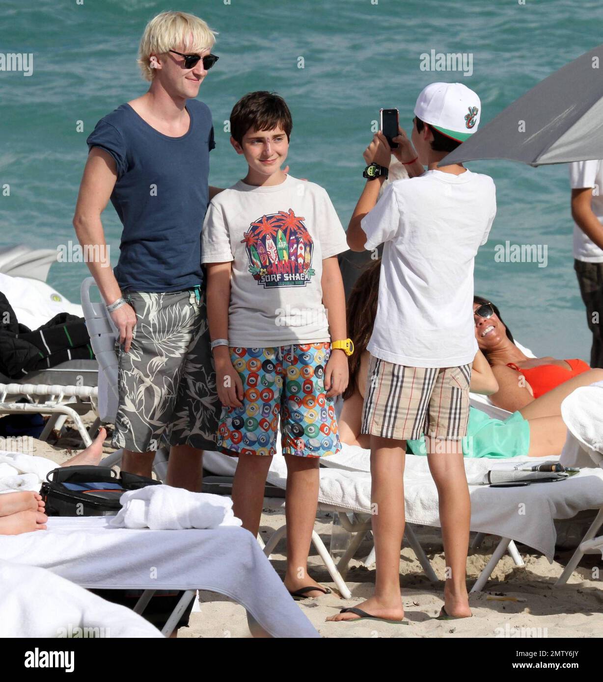 Harry Potter Schauspieler Tom Felton und seine Freundin Jade Gordon  genießen einen Familienurlaub in South Beach. Der liebenswürdige  Schauspieler, der in der erfolgreichen Filmreihe den bösen Draco Malfoy  spielt, war seinen Fans