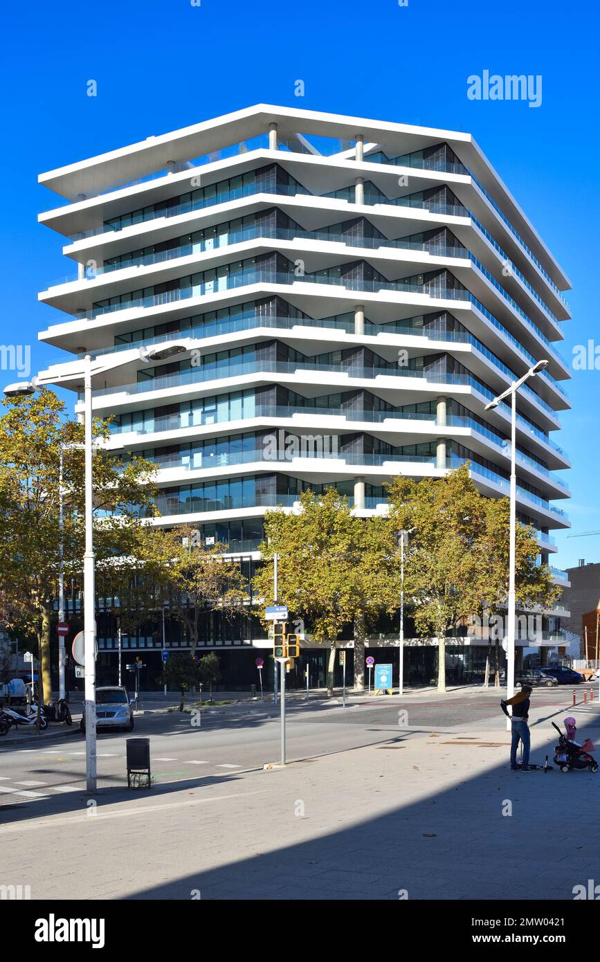 Bürogebäude des Sea Tower in Poblenou, Barcelona Stockfoto