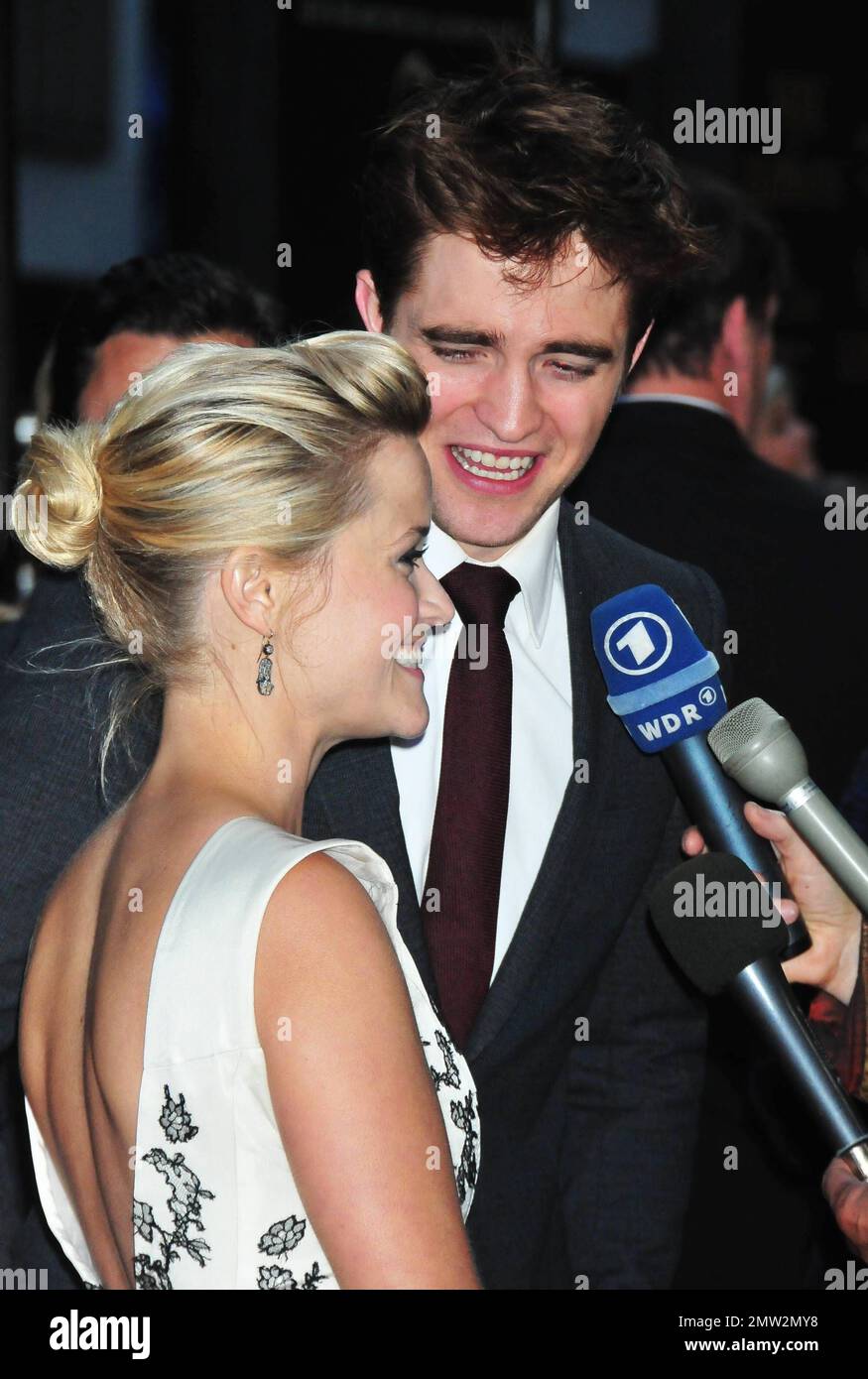 Die frisch verheiratete Reese Witherspoon posiert mit ihrem CoStar