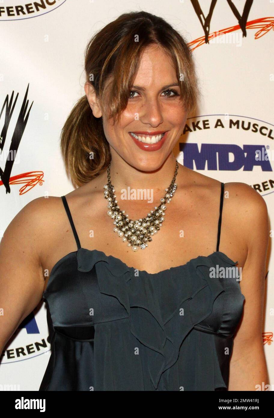 Shanna Ferrigno posiert auf dem roten Teppich bei der jährlichen WWE SummerSlam Kickoff Party in Verbindung mit der Muscular Dystrophy Association, die in der Tropicana Bar im Hollywood Roosevelt Hotel stattfindet. Los Angeles, Kalifornien. 08/13/10. Stockfoto