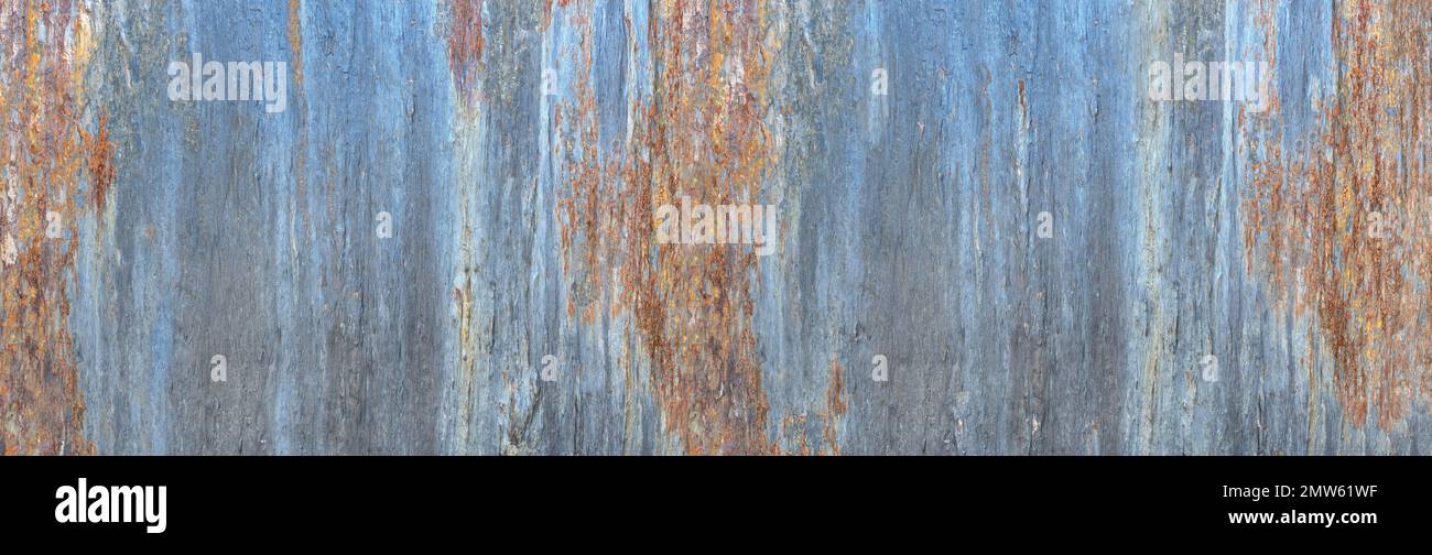 Textur einer alten Metallplatte in blau, grau und rostfarben Stockfoto