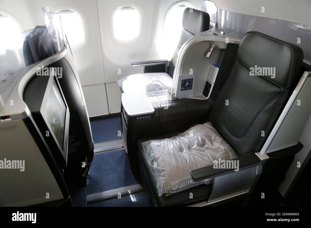 The interior of plane is seen at John F. Kennedy International Airport in New York, Thursday, March 16, 2017. (AP Photo/Seth Wenig) Stockfoto