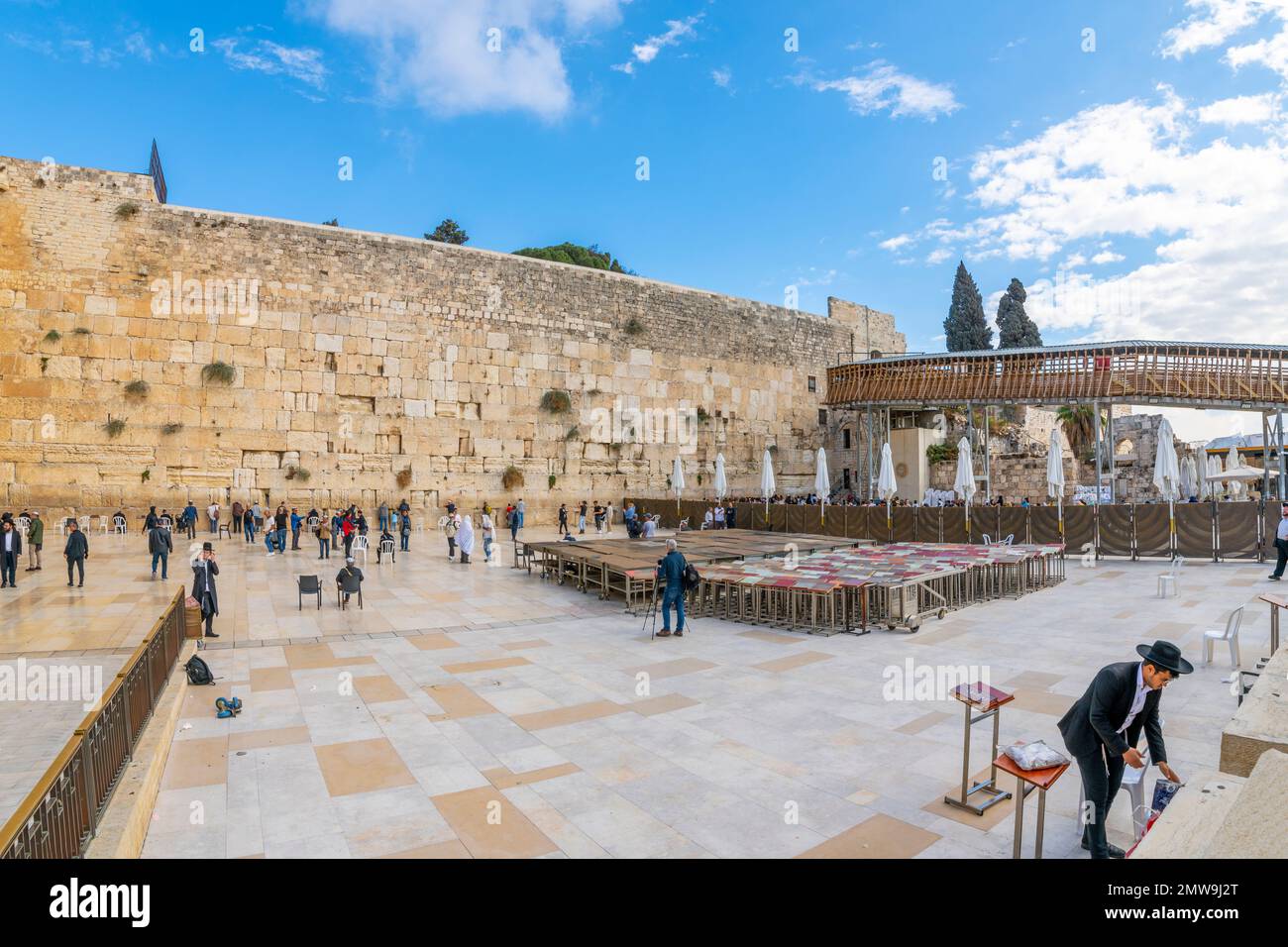 Die Männerseite der westlichen oder Buraq-Mauer, auch bekannt als Klagemauer in der Altstadt des antiken Jerusalems, Israel. Stockfoto