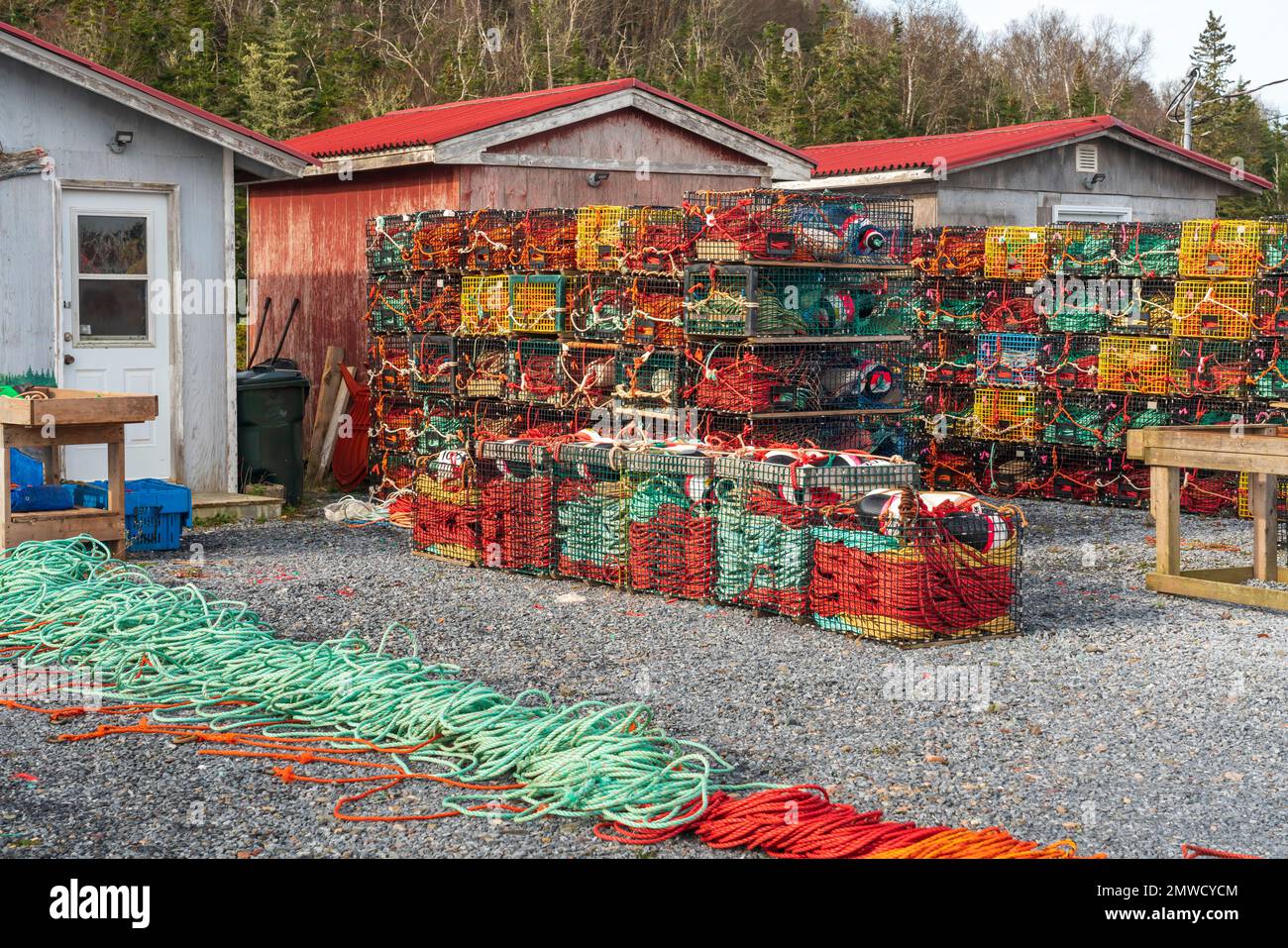 Lagerung von Hummerfallen in der Nebensaison in der Nähe von Dipper Harbour, New Brunswick, Kanada. Stockfoto