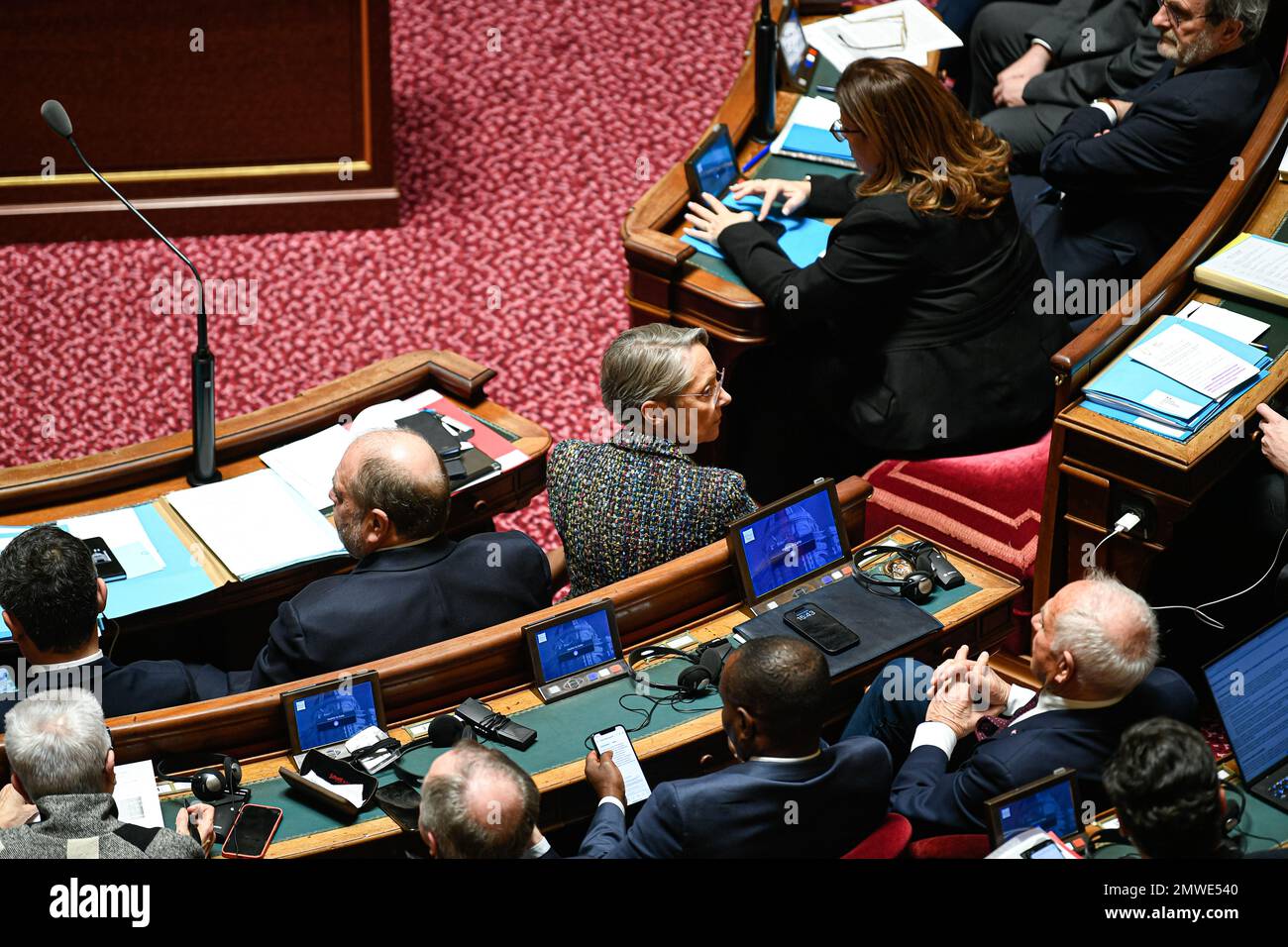 Paris, Frankreich, am 1. Februar 2023. Premierministerin Elisabeth hat während einer Fragestunde an die Regierung im französischen Senat (Palais du Luxembourg) am 1. Februar 2023 in Paris, Frankreich, gesprochen. Foto: Victor Joly/ABACAPRESS.COM Stockfoto