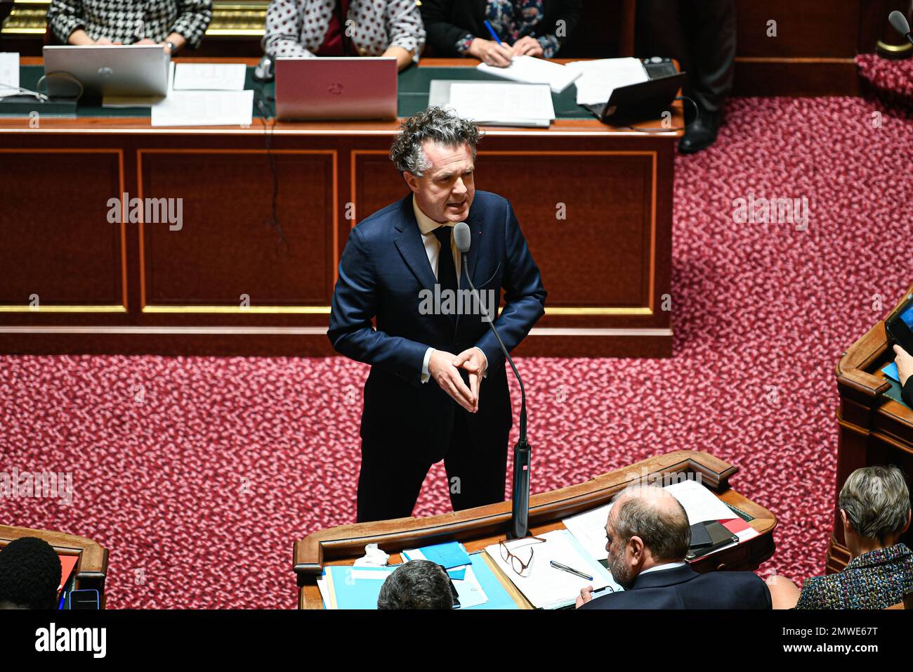 Paris, Frankreich, am 1. Februar 2023. Christophe Bechu, Minister für ökologischen Wandel während einer Fragestunde an die Regierung im französischen Senat (Palais du Luxembourg) am 1. Februar 2023 in Paris, Frankreich. Foto: Victor Joly/ABACAPRESS.COM Stockfoto