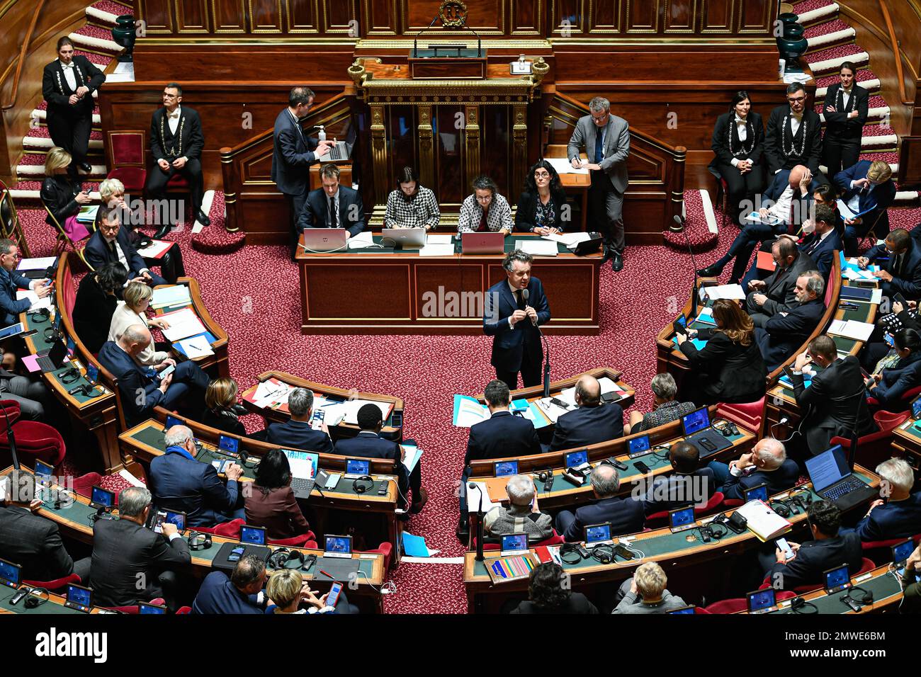 Paris, Frankreich, am 1. Februar 2023. Christophe Bechu, Minister für ökologischen Wandel während einer Fragestunde an die Regierung im französischen Senat (Palais du Luxembourg) am 1. Februar 2023 in Paris, Frankreich. Foto: Victor Joly/ABACAPRESS.COM Stockfoto