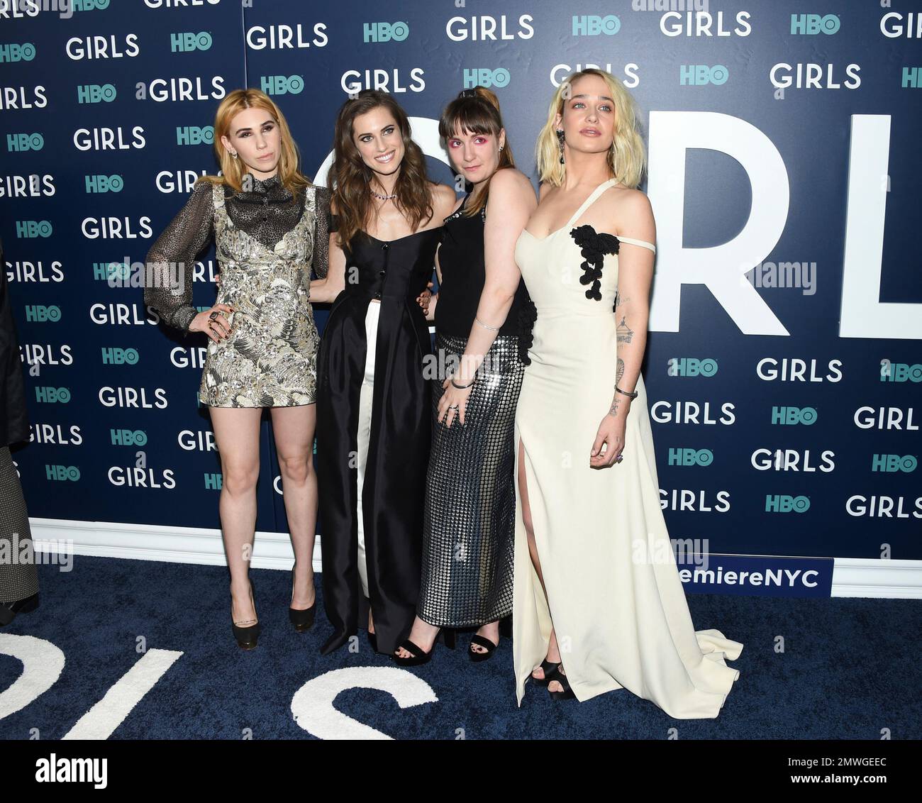 Actresses Zosia Mamet, left, Allison Williams, Lena Dunham and Jemima Kirke pose together at HBO's "Girls" sixth and final season premiere at Alice Tully Hall on Thursday, Feb. 2, 2017, in New York. (Photo by Evan Agostini/Invision/AP) Stockfoto