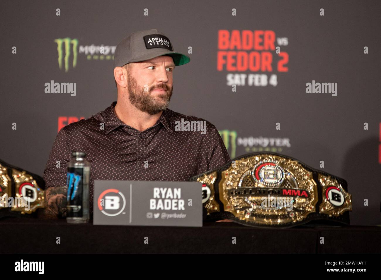 Los Angeles, Kalifornien - 1. Februar: Ryan Bader, Bellator Heavyweight Champion, spricht vor Bellator 290 Bader gegen Fedor 2 auf dem Forum am 4. Februar 2023 in Los Angeles, Kalifornien, USA. (Foto: Matt Davies) Stockfoto