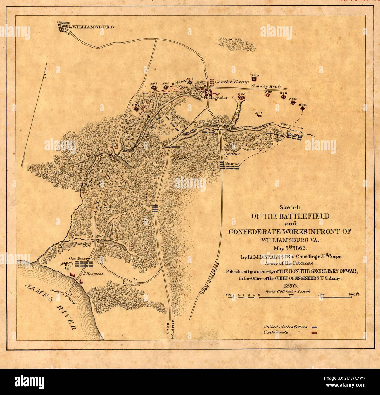 Die Schlacht von Williamsburg (auch bekannt als die Schlacht von Fort Magruder) fand am 5. Mai 1862 in Williamsburg, Virginia, im Rahmen der Peninsula Campaign of the American Civil war statt. Nach dem Rückzug der Konföderierten nach der Belagerung von Yorktown traf die Gewerkschaftsabteilung von Brigadegeneral Joseph Hooker in der Nähe von Williamsburg auf die konföderierte Armee. Die Schlacht war nicht schlüssig und die konföderierte Armee setzte ihren Rückzug in der Nacht in Richtung Richmond, Virginia, fort. Dieses Bild zeigt eine offizielle Karte der Schlacht, die 14 Jahre nach der Schlacht veröffentlicht wurde. Stockfoto