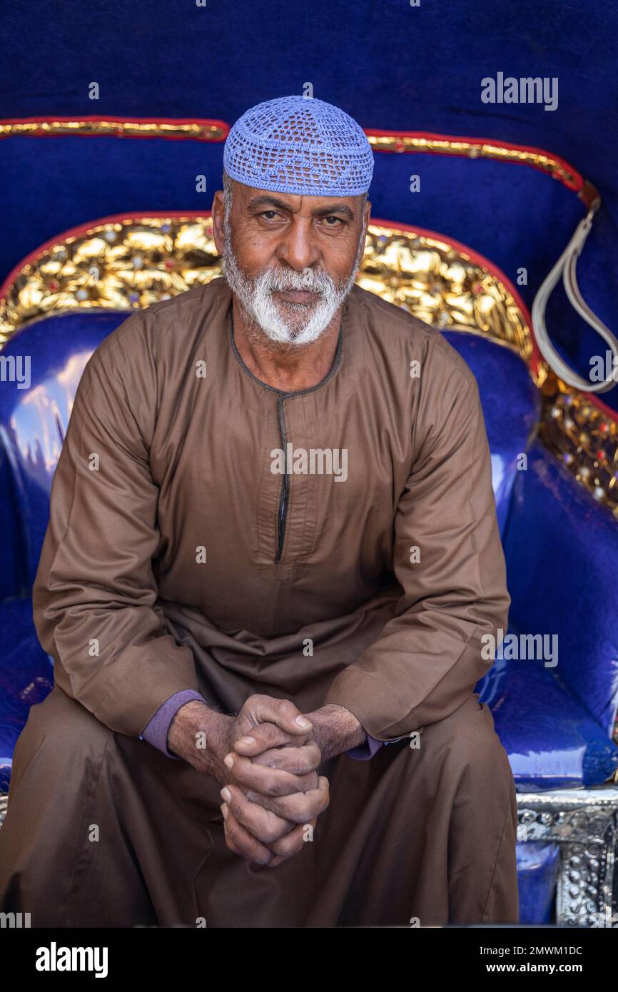 Ägyptischer Kutschfahrer in den Straßen von Luxor, Ägypten Stockfoto