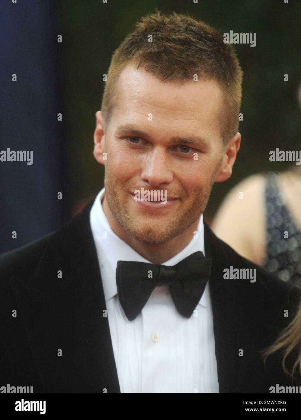 Manhattan, Vereinigte Staaten Von Amerika. 08th. Mai 2014. NEW YORK, NY - 05. MAI: Tom Brady_Gisele Bundchen nimmt an der Gala des Kostüminstituts „Charles James: Beyond Fashion“ im Metropolitan Museum of Art am 5. Mai 2014 in New York City Teil. Personen: Tom Brady_Gisele Bundchen Kredit: Storms Media Group/Alamy Live News Stockfoto